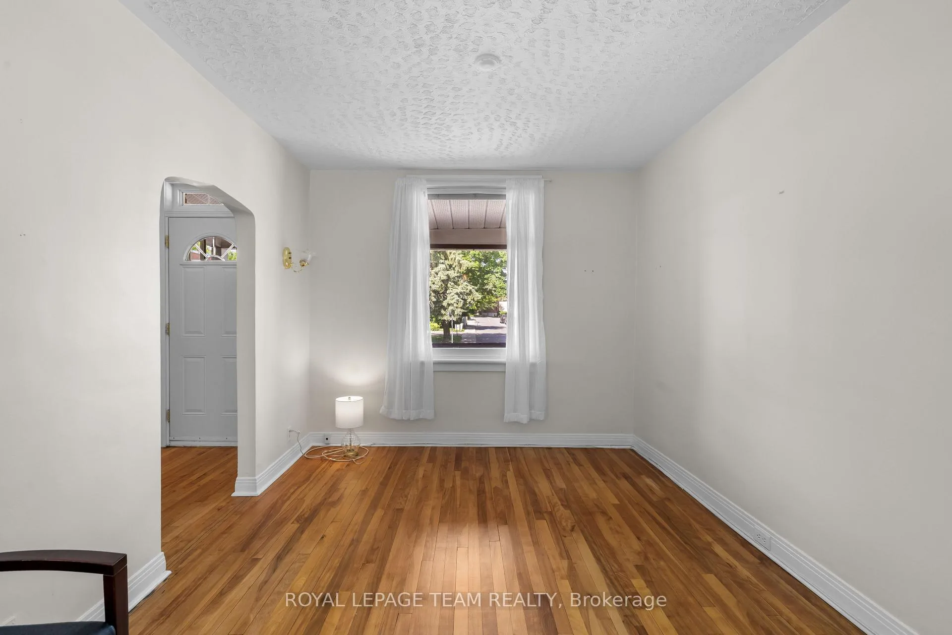 Photo 3 of 35 Springfield Road, Ottawa, Lindenlea — HOMEH