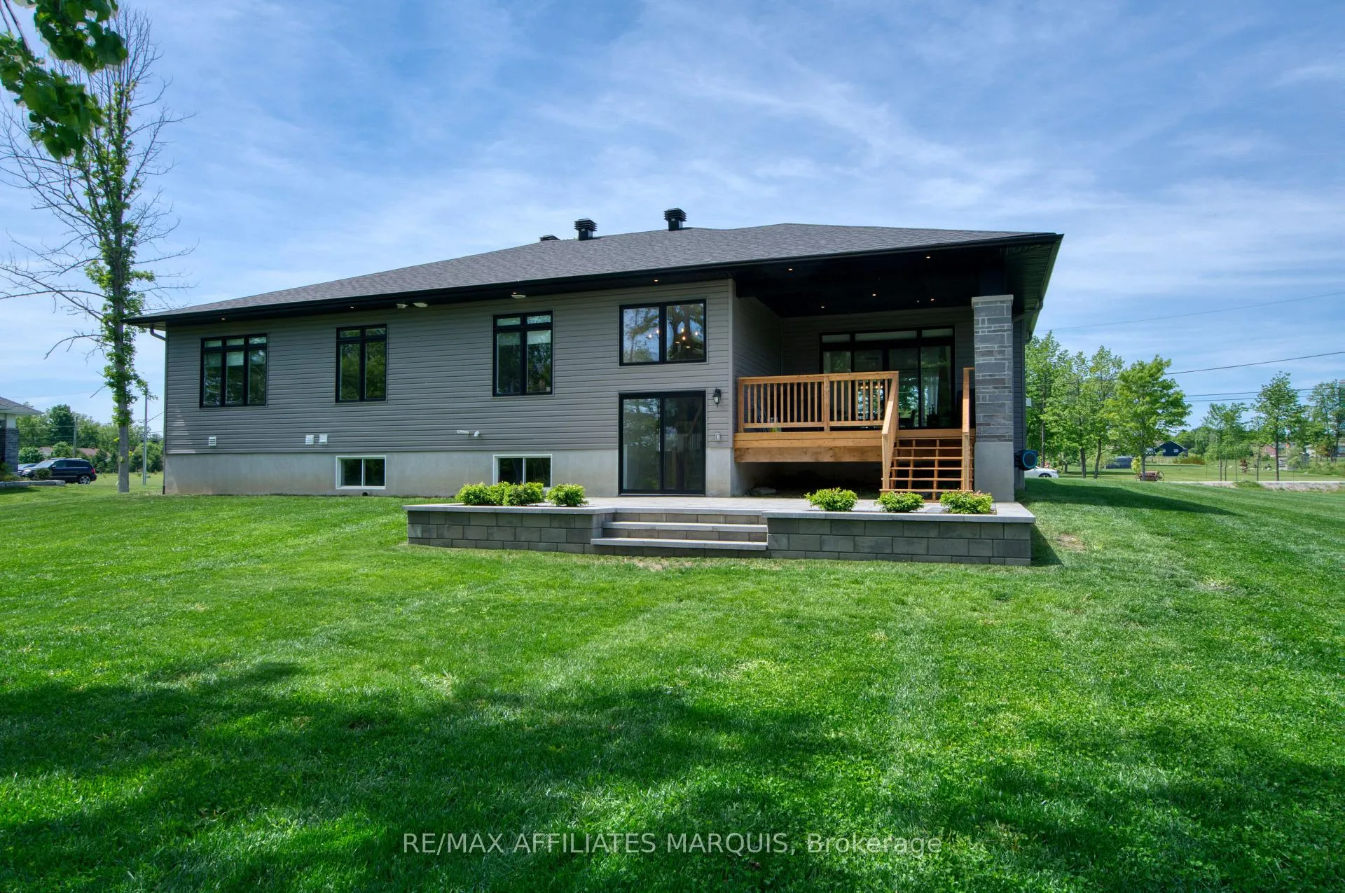 Photo 4 of 27 Diane Drive, Rideau Lakes, Rideau Lakes (South Elmsley) Twp — HOMEH