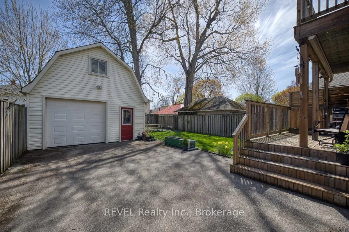 Photo 4 of 218 Kent Street, Port Colborne, Sugarloaf — HOMEH