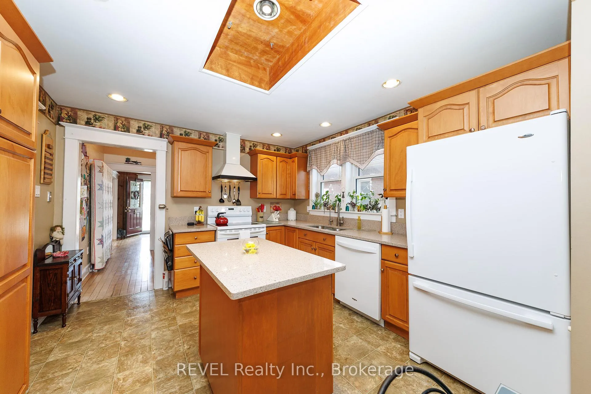 Photo 15 of 218 Kent Street, Port Colborne, Sugarloaf — HOMEH