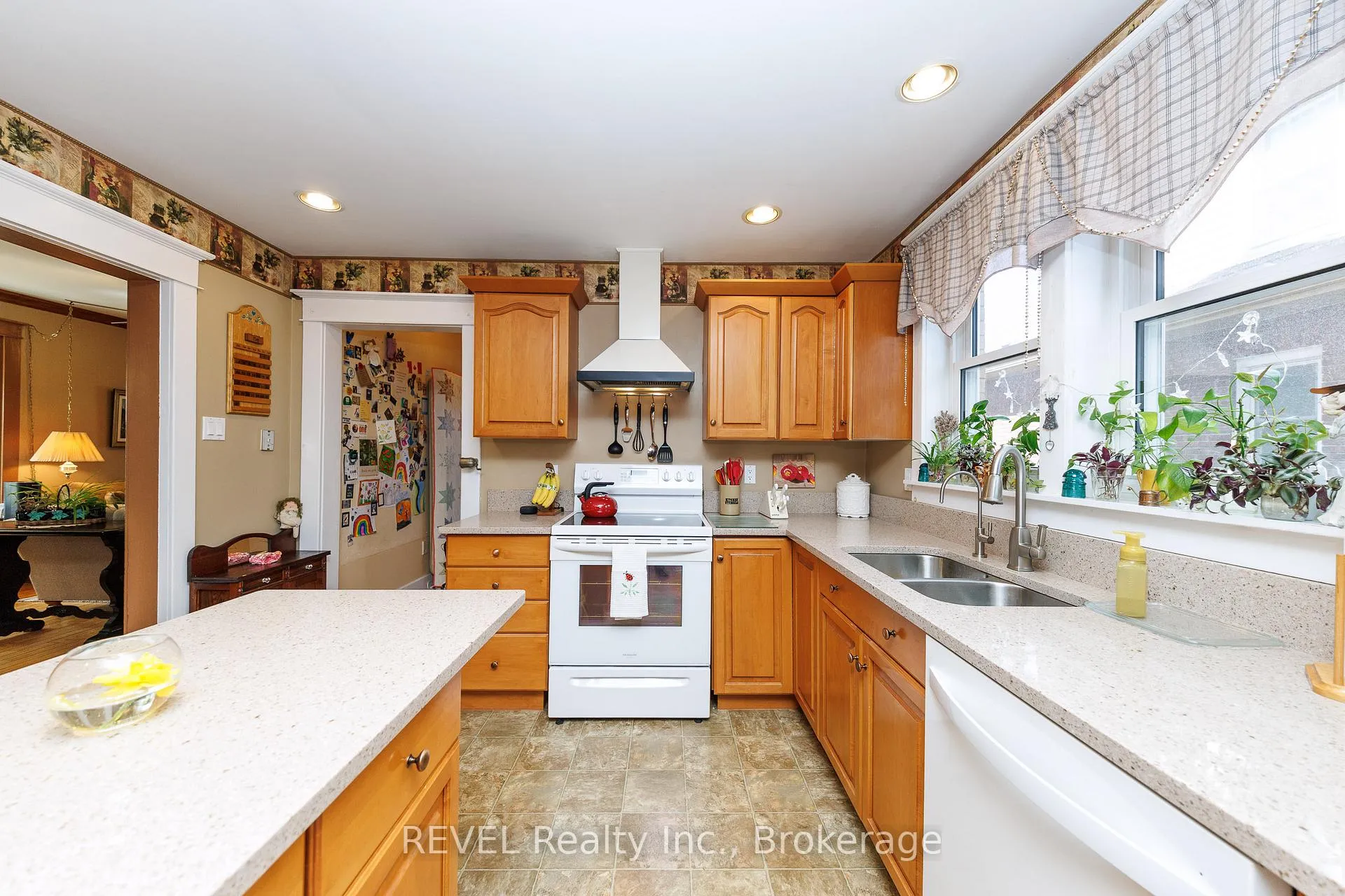 Photo 16 of 218 Kent Street, Port Colborne, Sugarloaf — HOMEH