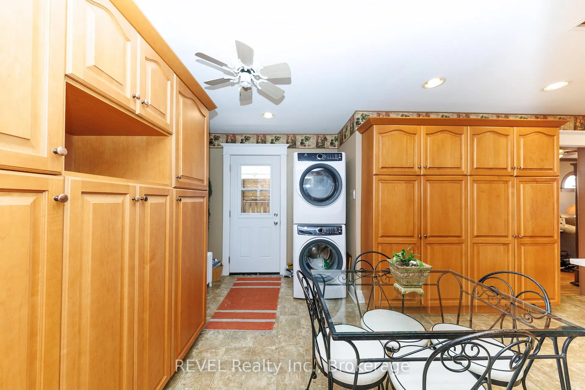 Photo 18 of 218 Kent Street, Port Colborne, Sugarloaf — HOMEH