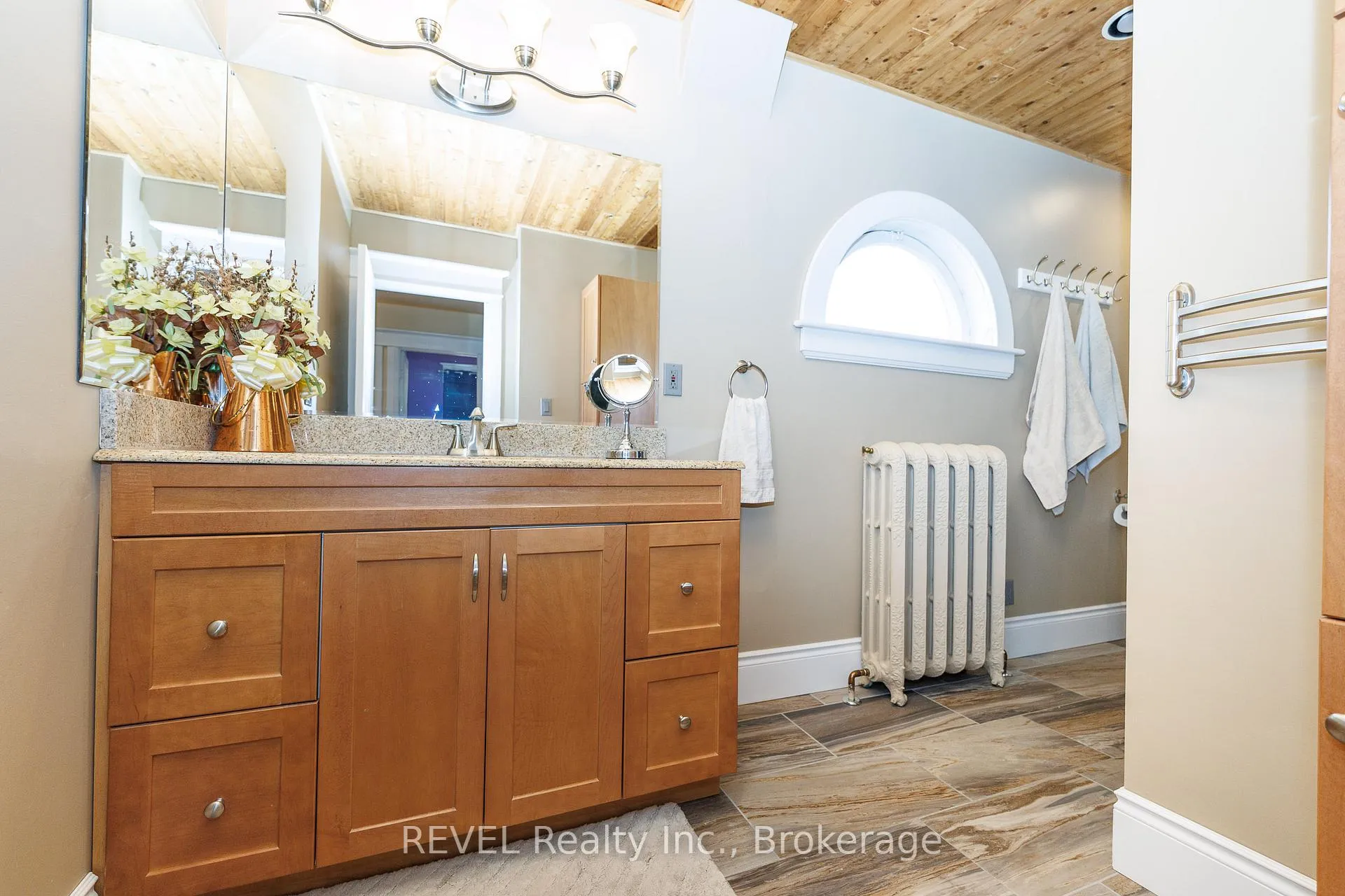Photo 25 of 218 Kent Street, Port Colborne, Sugarloaf — HOMEH