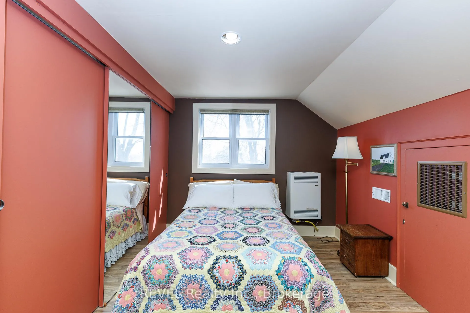 Photo 36 of 218 Kent Street, Port Colborne, Sugarloaf — HOMEH
