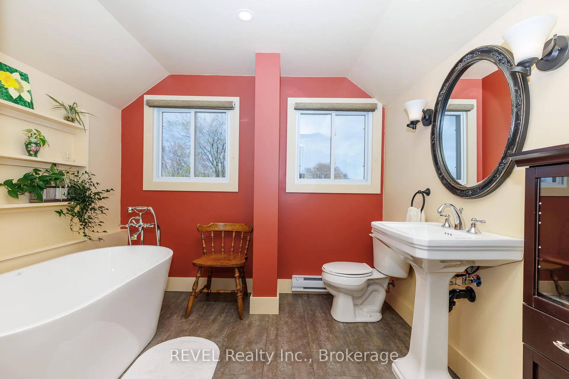 Photo 37 of 218 Kent Street, Port Colborne, Sugarloaf — HOMEH