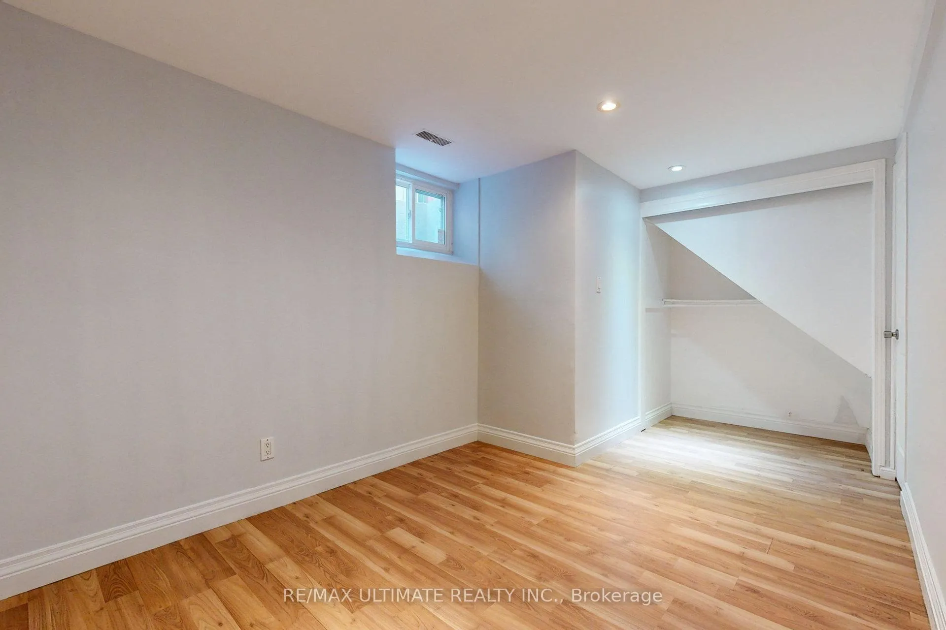 Photo 3 of Unit 5, 470 Oriole Parkway, Toronto, Forest Hill South — HOMEH