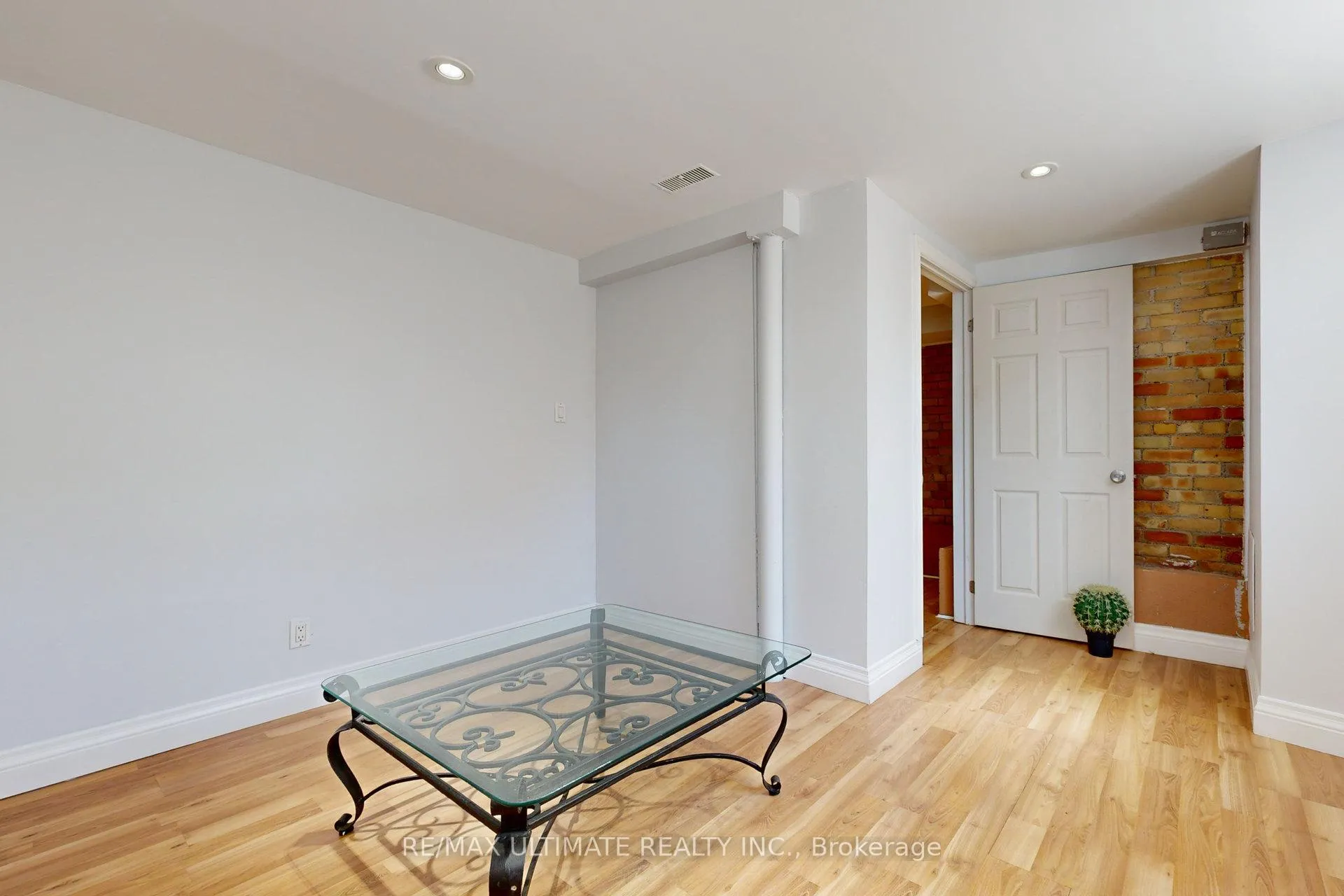 Photo 5 of Unit 5, 470 Oriole Parkway, Toronto, Forest Hill South — HOMEH