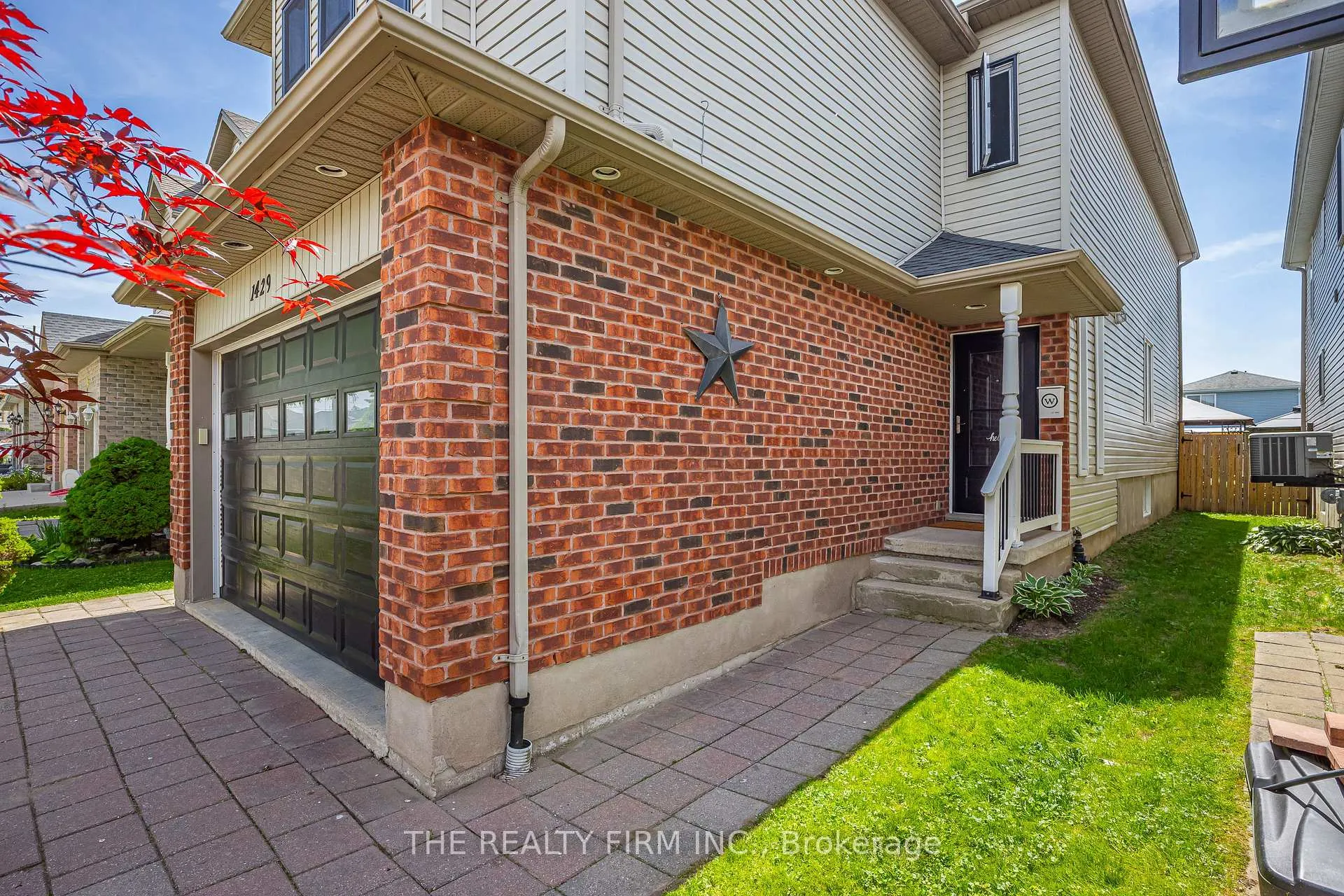 Photo 3 of 1429 Aspenridge Crescent, London, East A — HOMEH