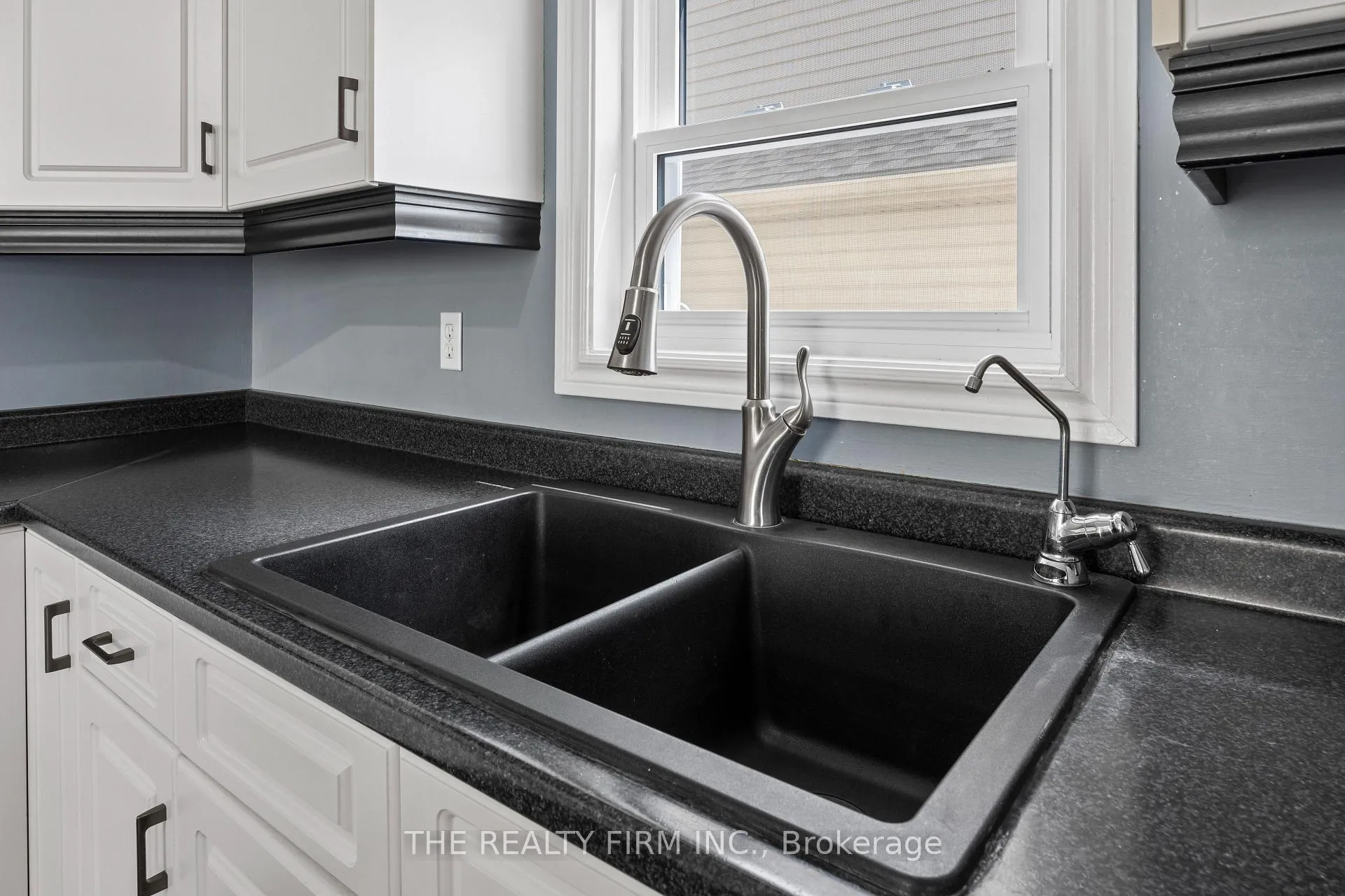 Photo 11 of 1429 Aspenridge Crescent, London, East A — HOMEH