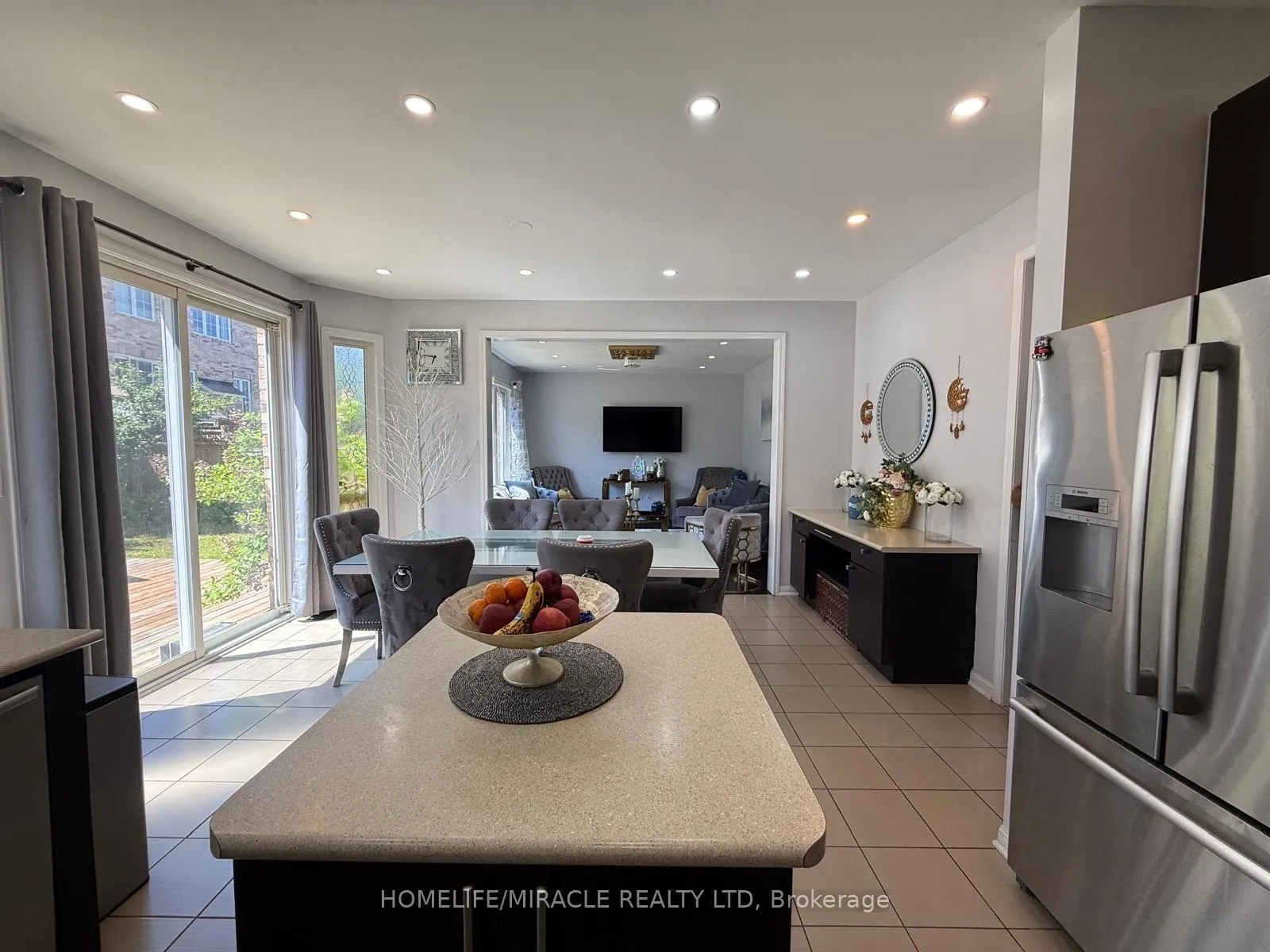 Photo 8 of 23 Dalton Drive, Cambridge, Silver Heights — HOMEH