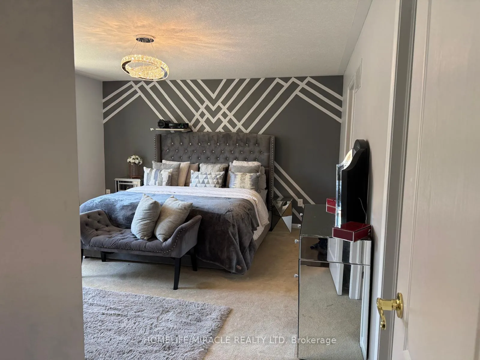 Photo 12 of 23 Dalton Drive, Cambridge, Silver Heights — HOMEH