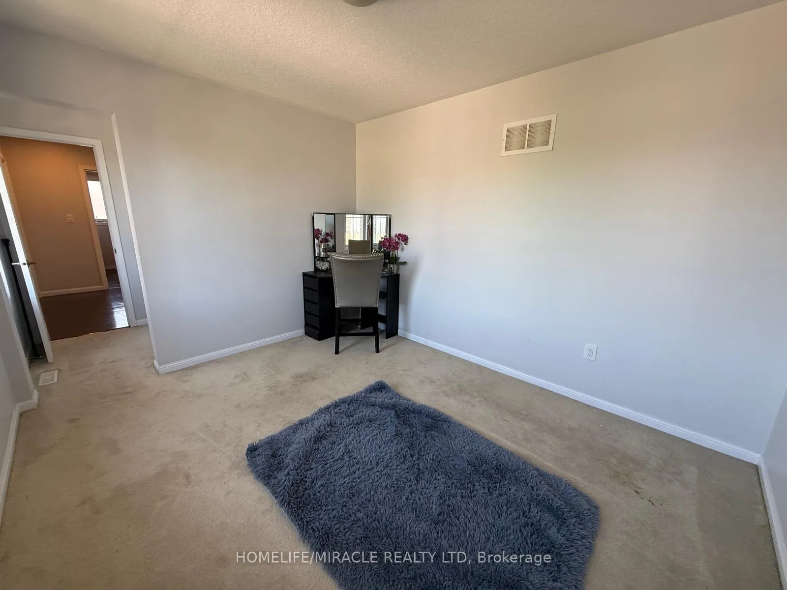 Photo 19 of 23 Dalton Drive, Cambridge, Silver Heights — HOMEH