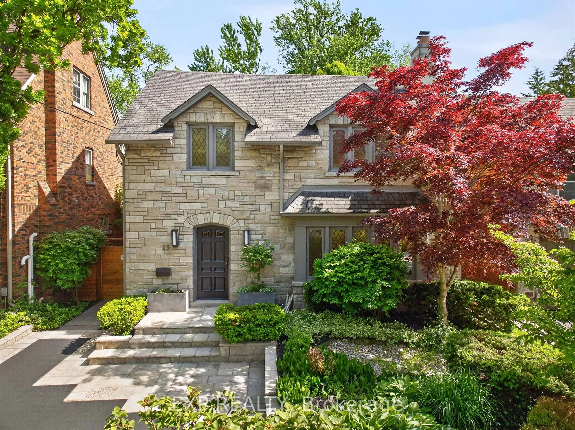 Photo 2 of 25 Kingsgarden Road, Etobicoke, Kingsway South — HOMEH