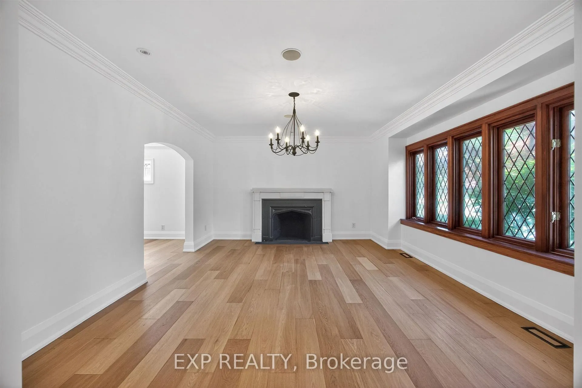 Photo 8 of 25 Kingsgarden Road, Etobicoke, Kingsway South — HOMEH