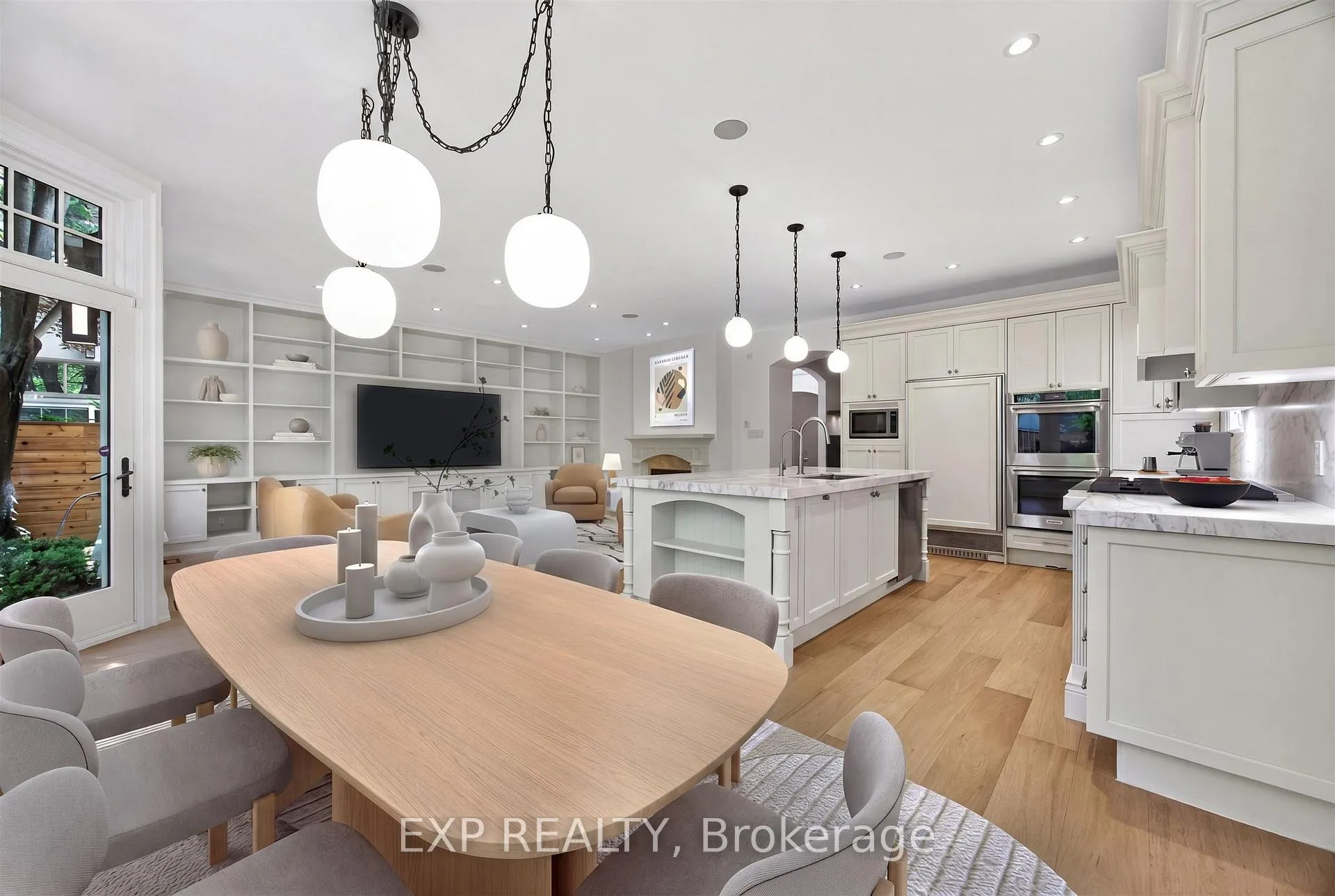 Photo 17 of 25 Kingsgarden Road, Etobicoke, Kingsway South — HOMEH