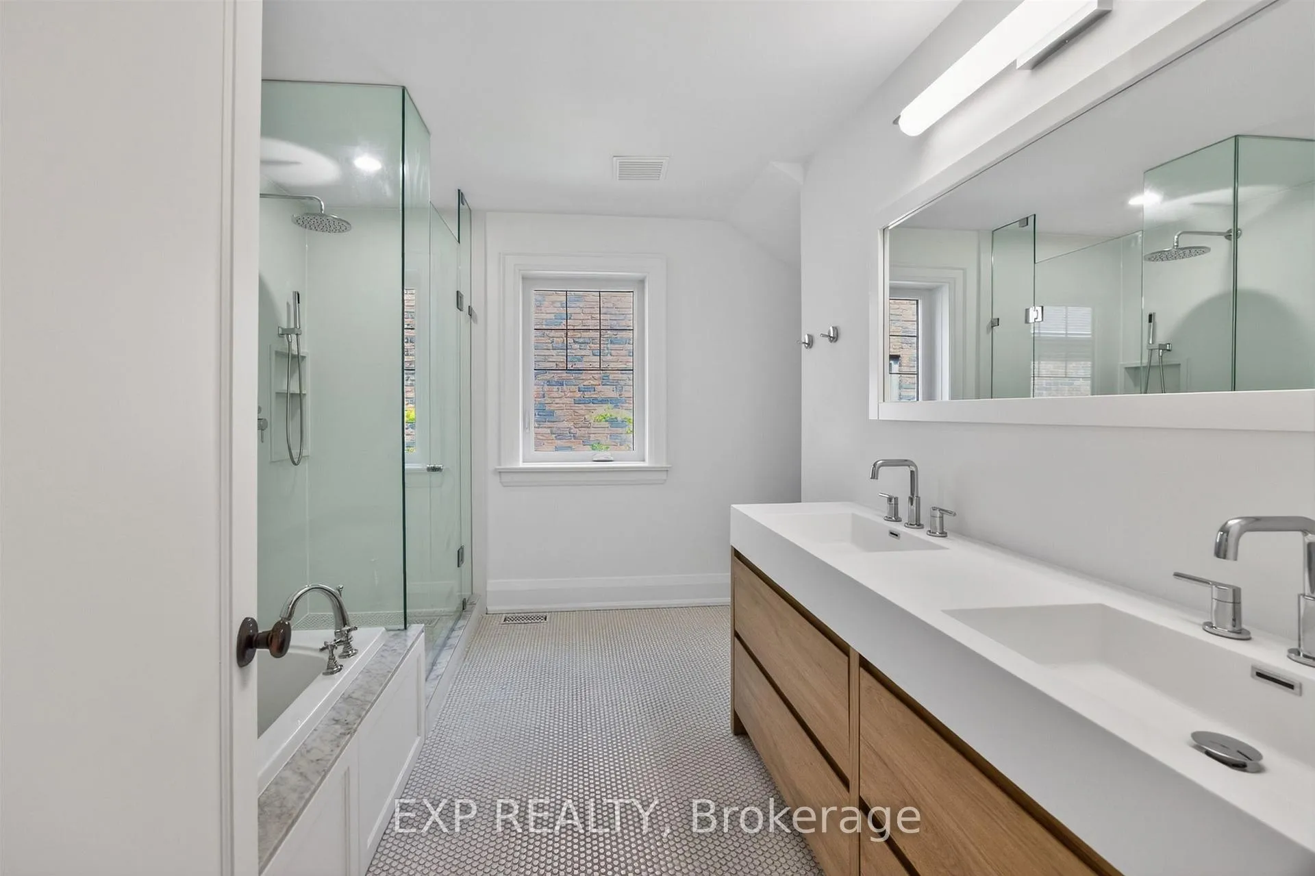 Photo 37 of 25 Kingsgarden Road, Etobicoke, Kingsway South — HOMEH