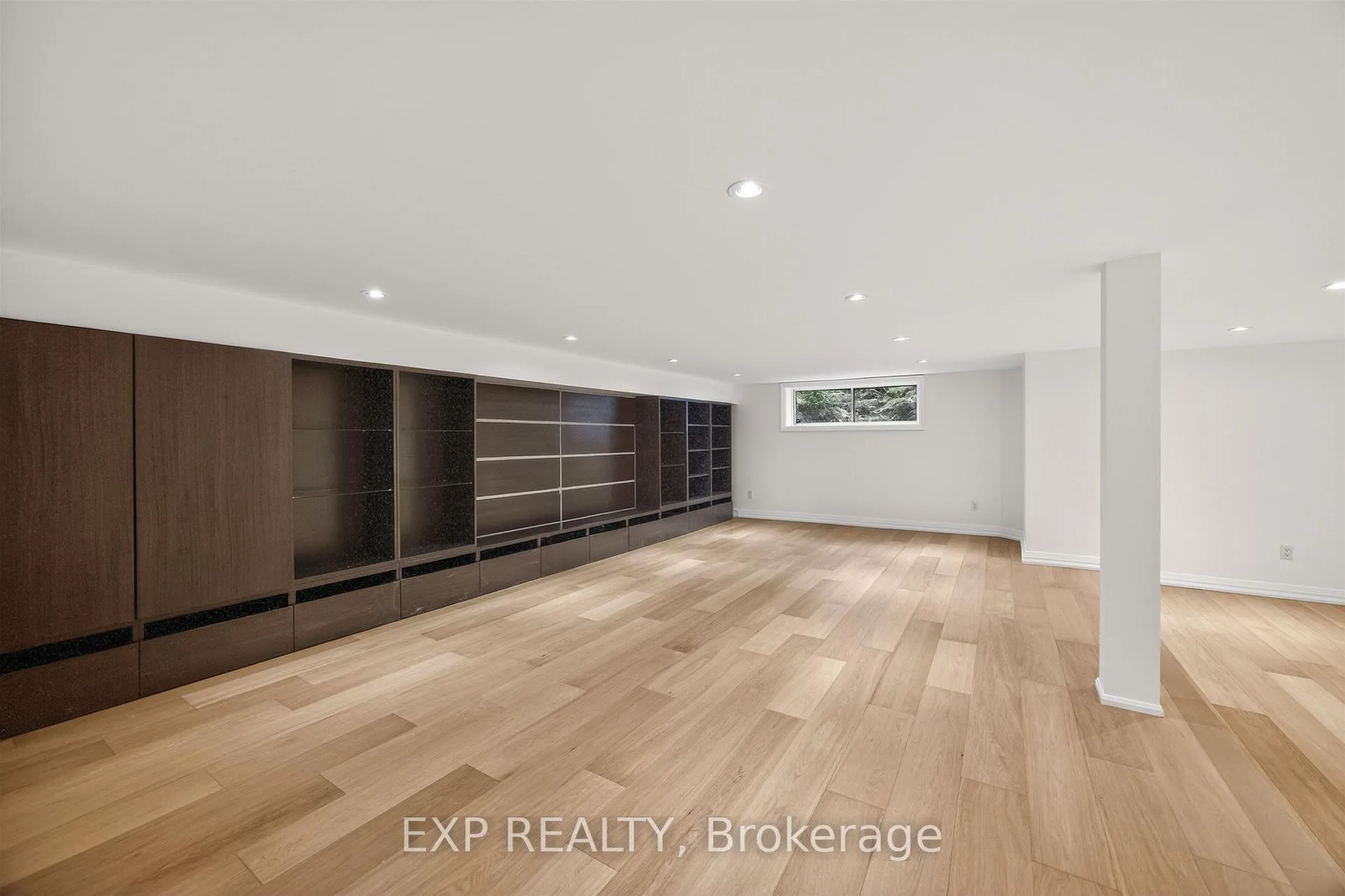 Photo 41 of 25 Kingsgarden Road, Etobicoke, Kingsway South — HOMEH