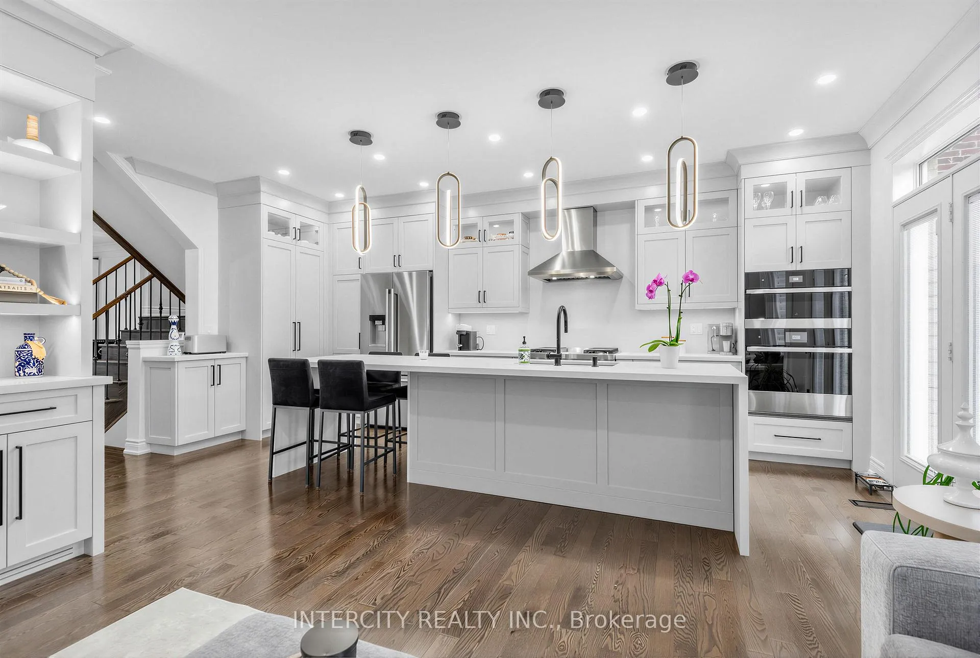 Photo 1 of 322 Moody Drive, Vaughan, Kleinburg — HOMEH