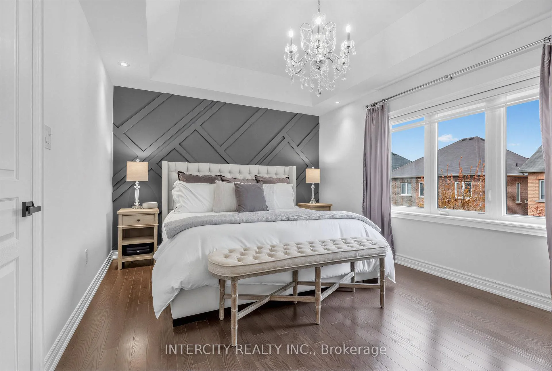 Photo 20 of 322 Moody Drive, Vaughan, Kleinburg — HOMEH