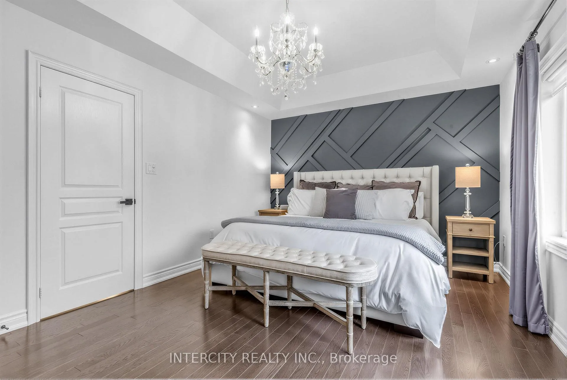Photo 21 of 322 Moody Drive, Vaughan, Kleinburg — HOMEH