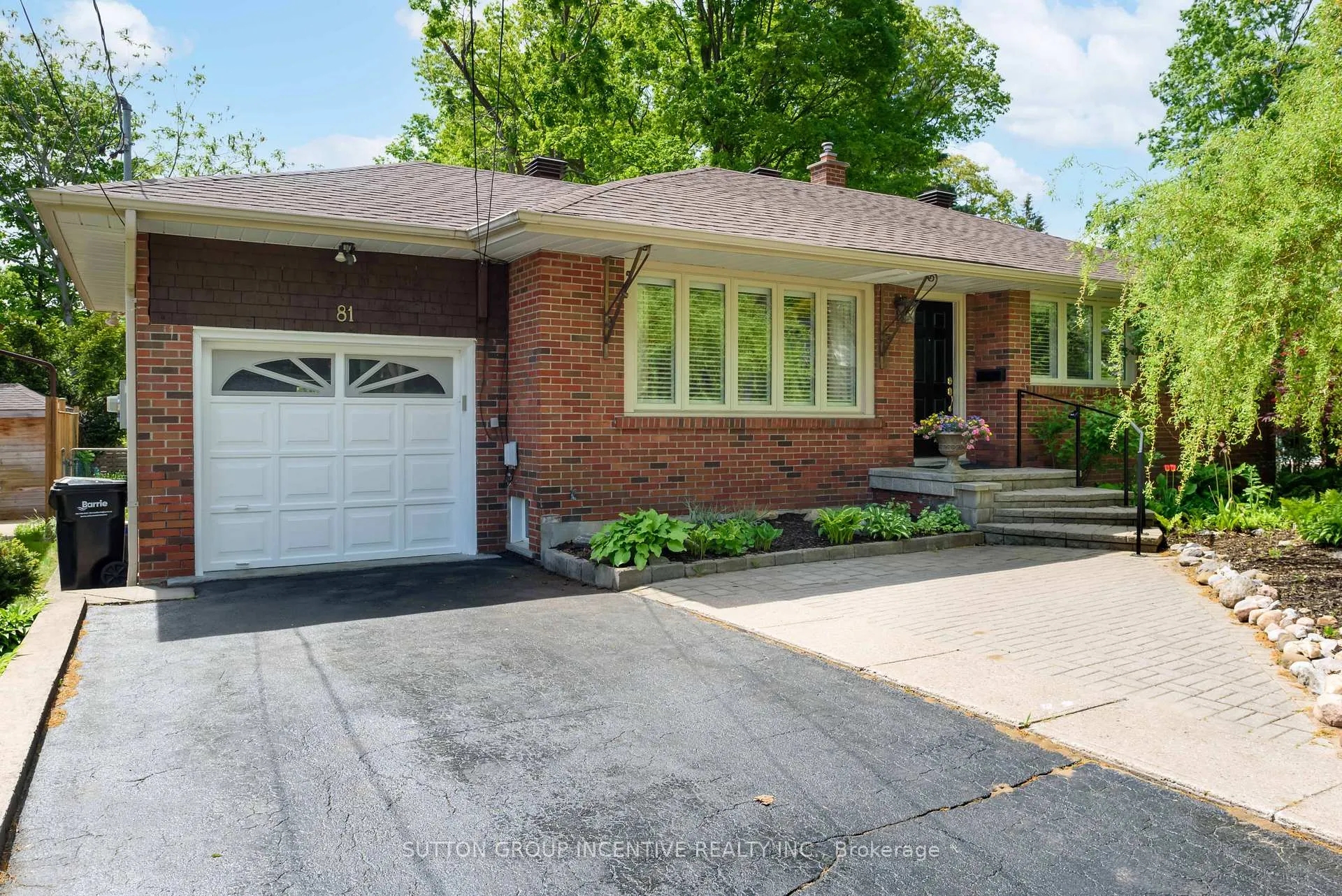 Photo 2 of 81 Letitia Street, Barrie, Sunnidale — HOMEH