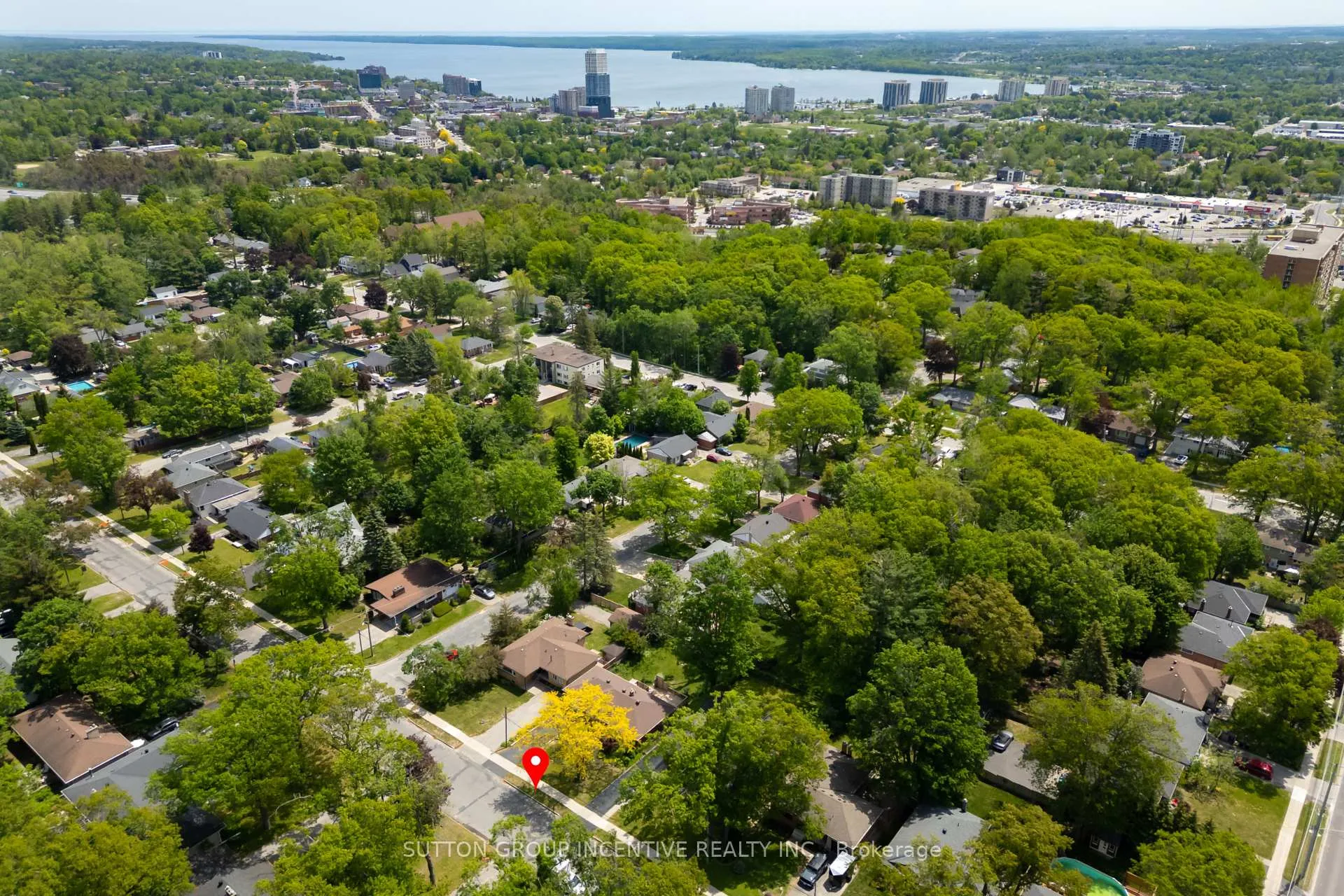 Photo 7 of 81 Letitia Street, Barrie, Sunnidale — HOMEH