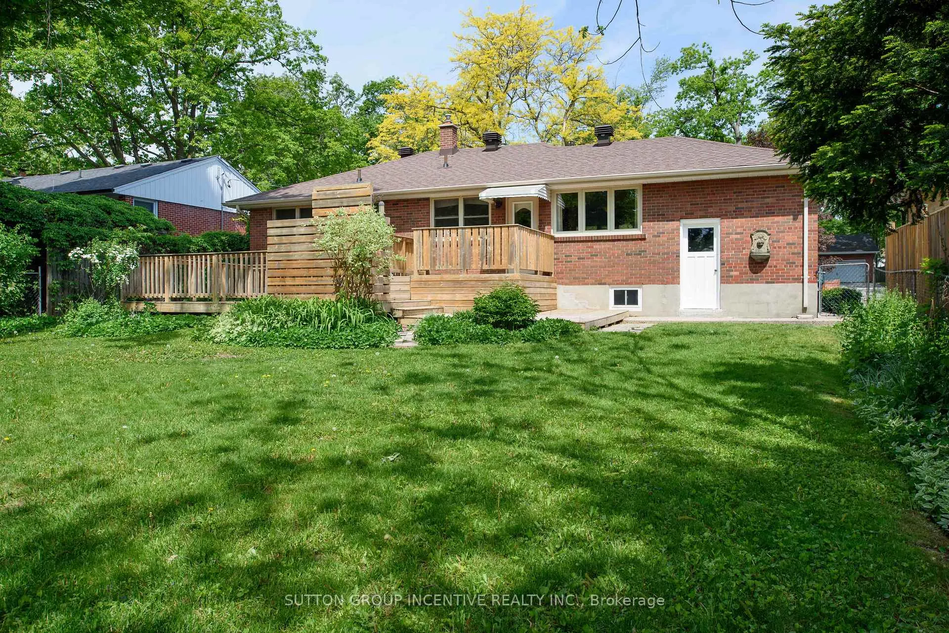 Photo 8 of 81 Letitia Street, Barrie, Sunnidale — HOMEH