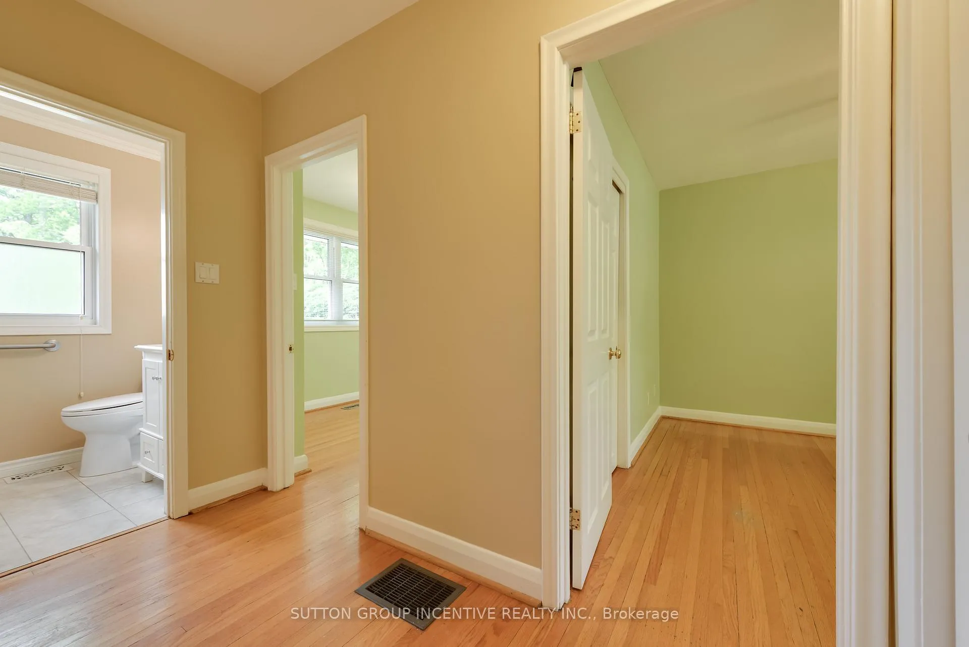 Photo 20 of 81 Letitia Street, Barrie, Sunnidale — HOMEH