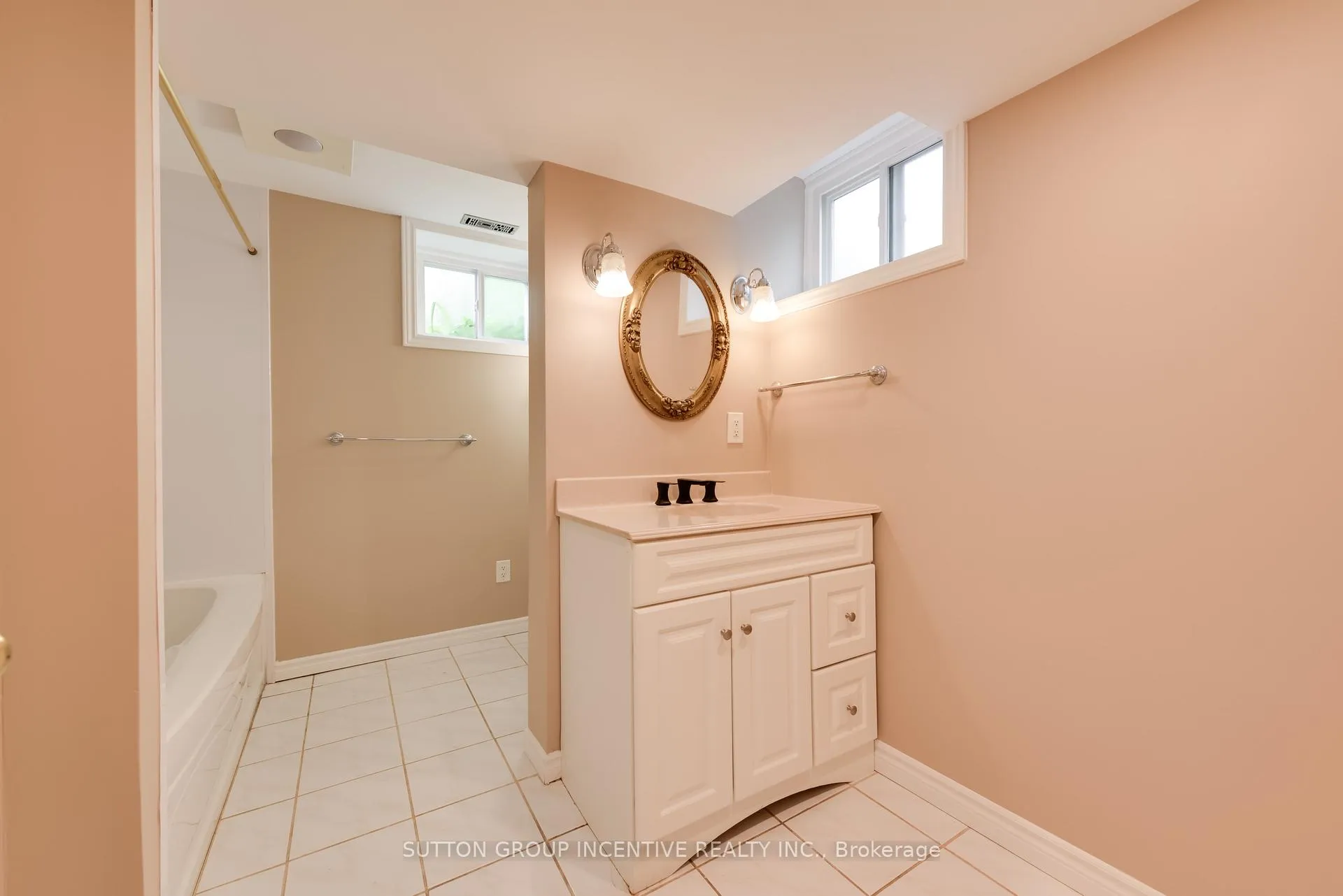 Photo 27 of 81 Letitia Street, Barrie, Sunnidale — HOMEH