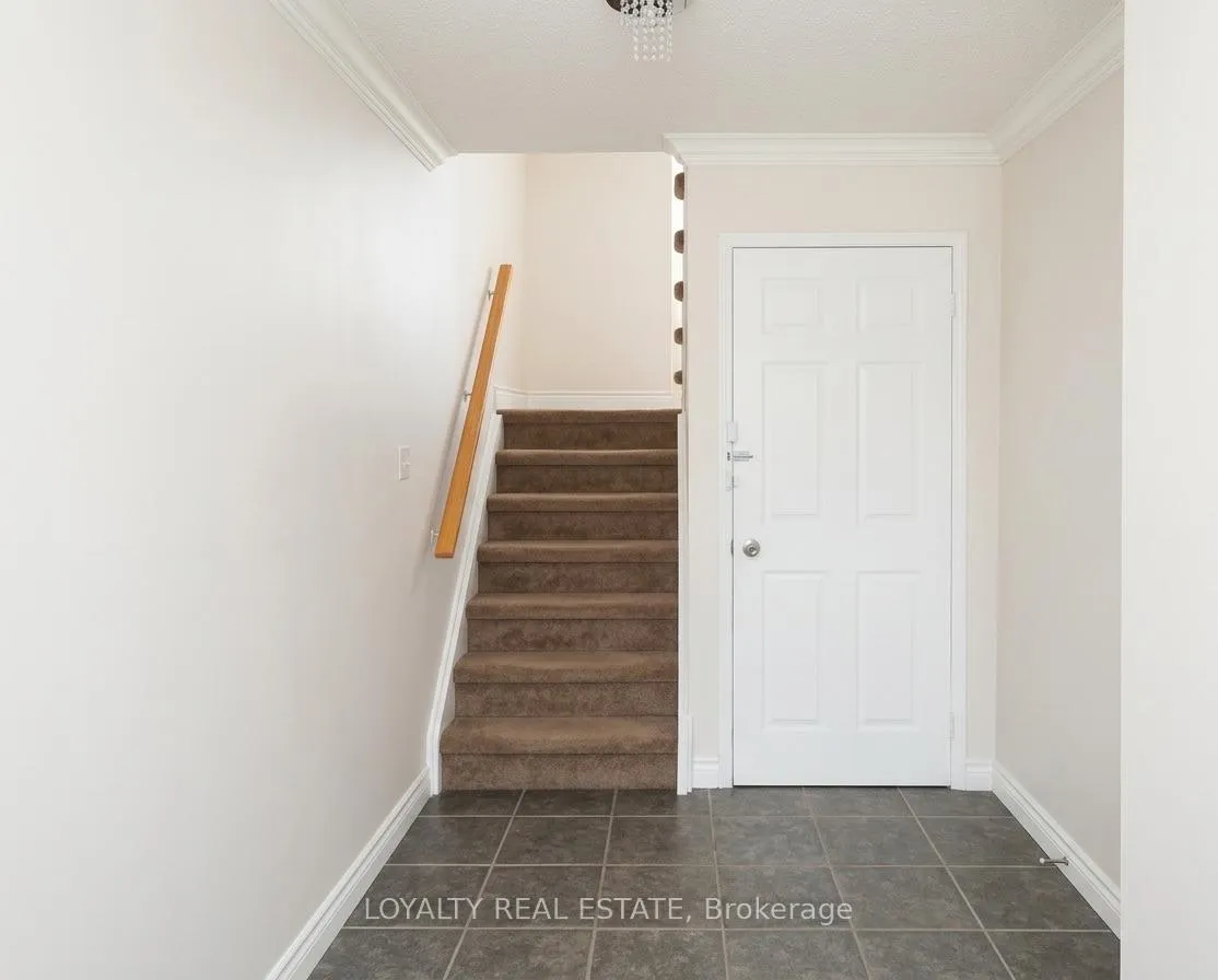 Photo 4 of 33 Sprucedale Way, Whitby, Pringle Creek — HOMEH
