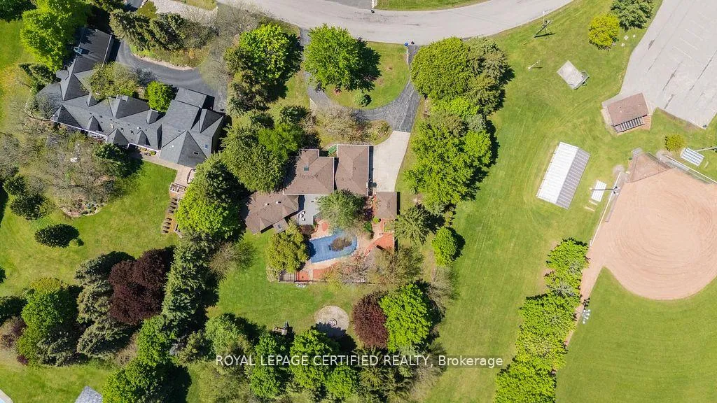 Photo 4 of 10 Karendale Crescent, Hamilton, Freelton — HOMEH