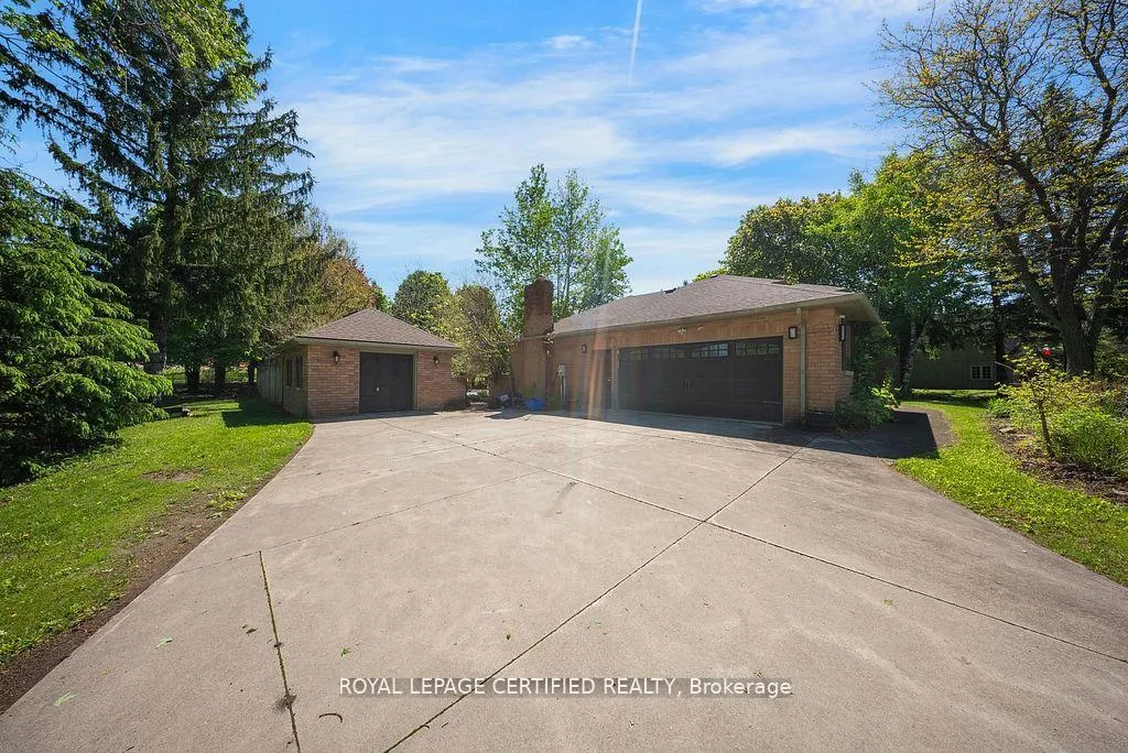 Photo 7 of 10 Karendale Crescent, Hamilton, Freelton — HOMEH