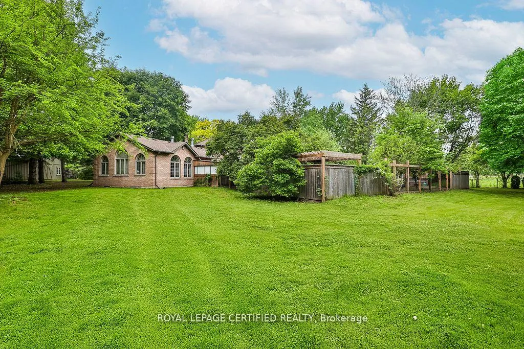 Photo 43 of 10 Karendale Crescent, Hamilton, Freelton — HOMEH