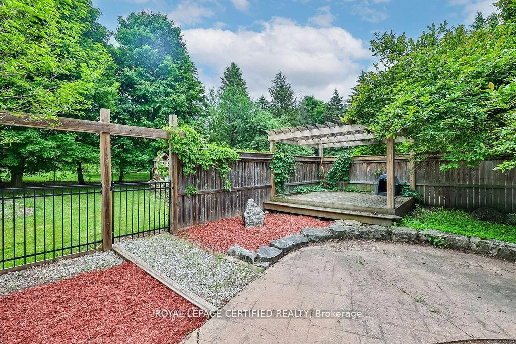 Photo 48 of 10 Karendale Crescent, Hamilton, Freelton — HOMEH