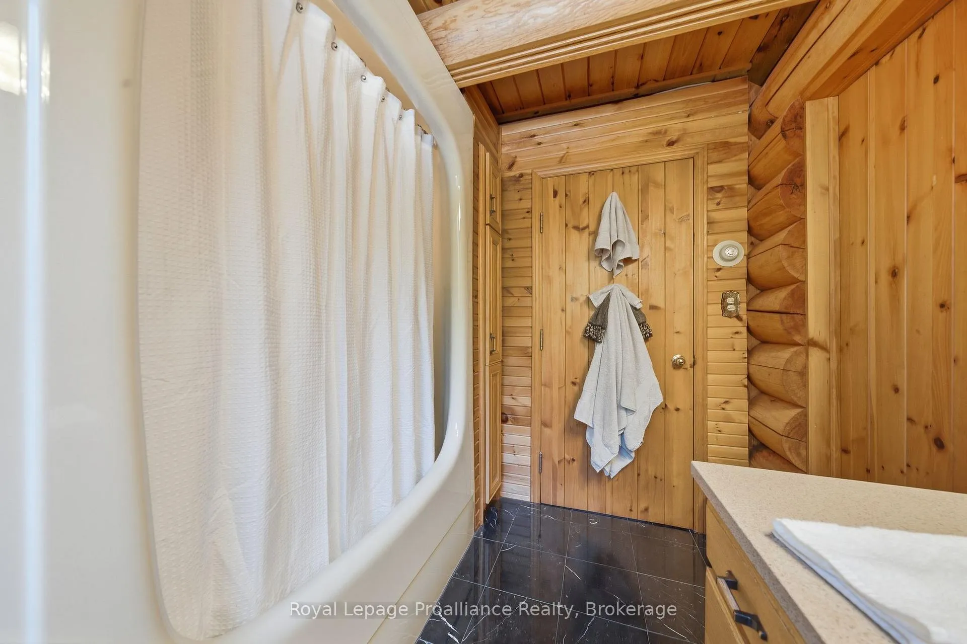 Photo 18 of 1435 Whites Road, Frontenac, Frontenac North — HOMEH