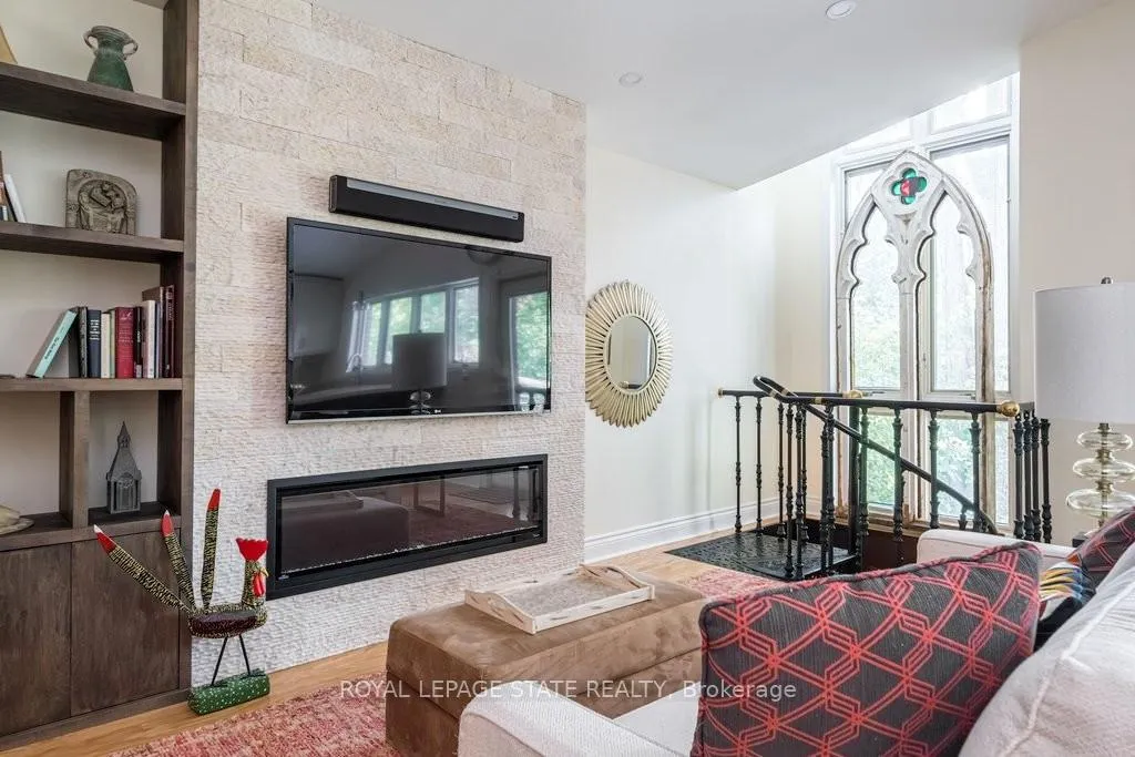 Photo 18 of 12 Bond Street S, Hamilton, Westdale — HOMEH