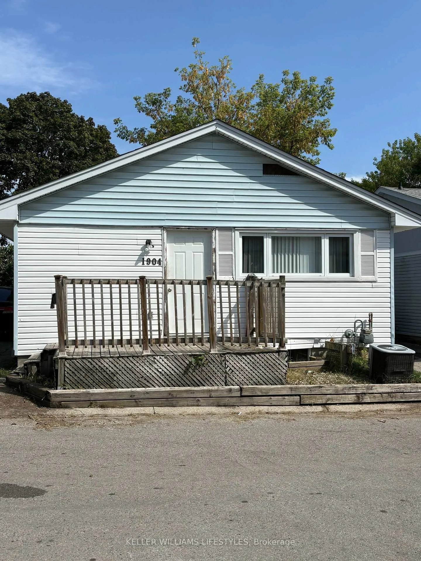 Photo 1 of 1904 Culver Drive, London, East I — HOMEH