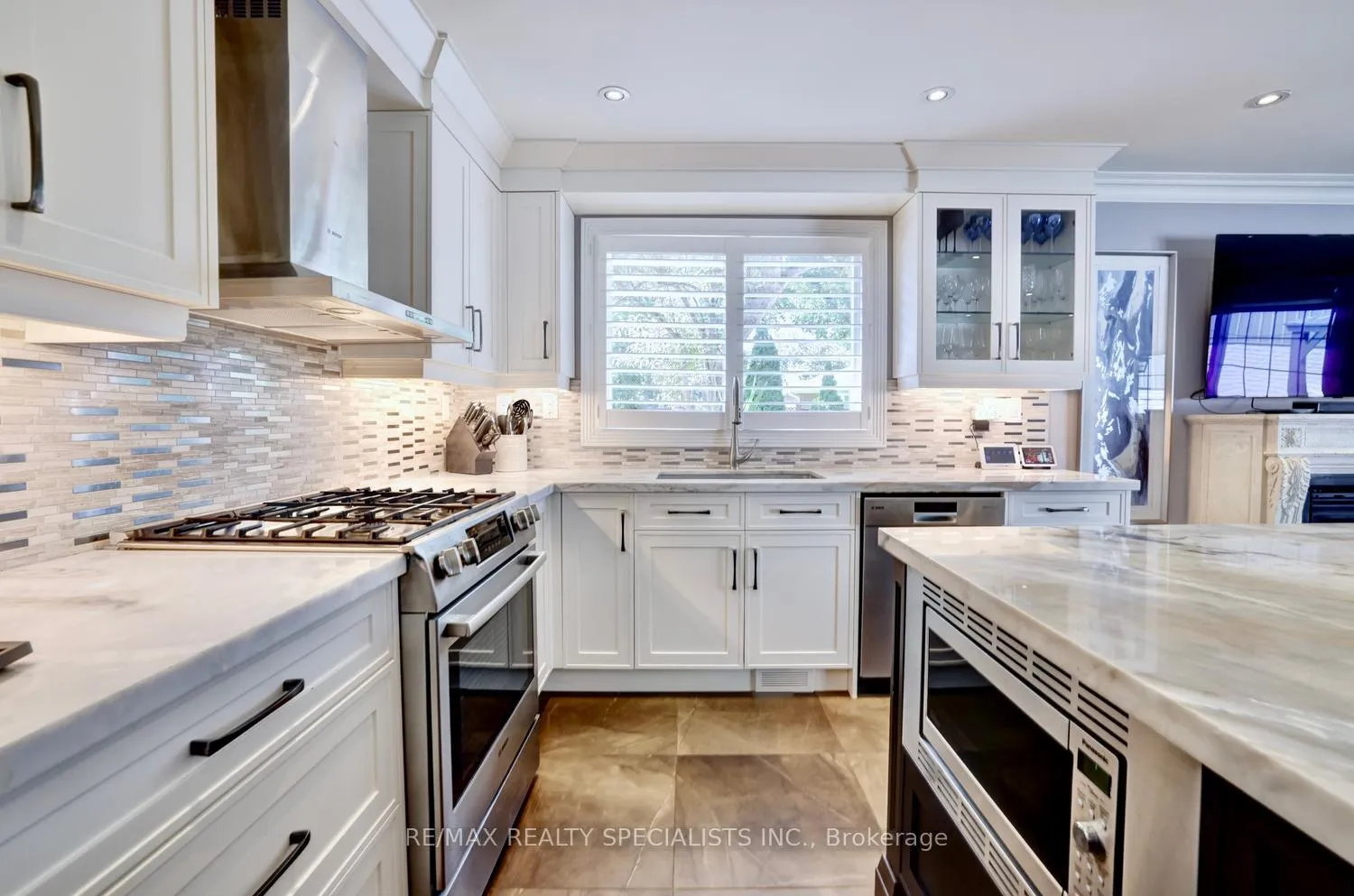Photo 10 of 34 Kenninghall Boulevard, Mississauga, Streetsville — HOMEH