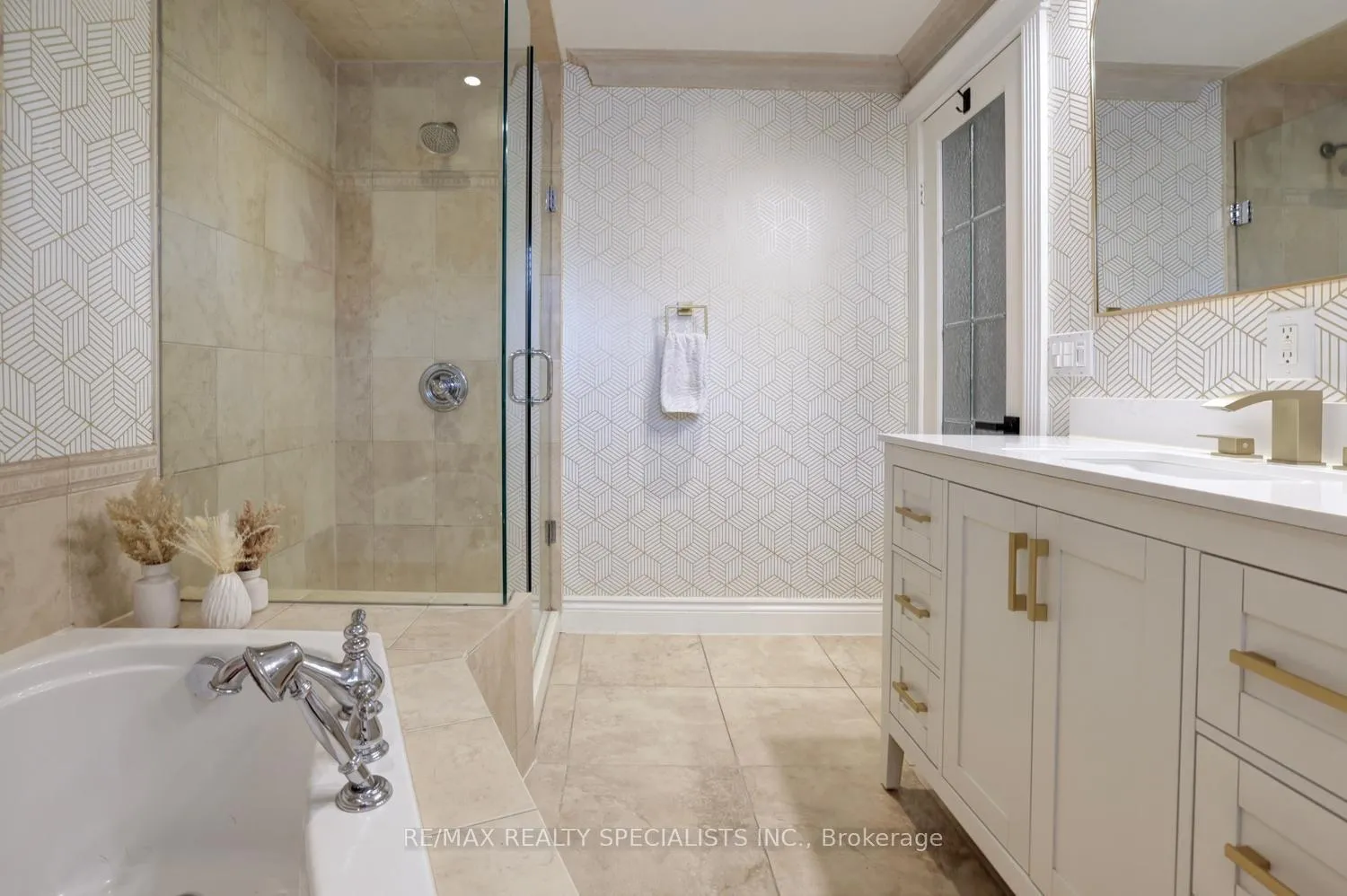 Photo 20 of 34 Kenninghall Boulevard, Mississauga, Streetsville — HOMEH