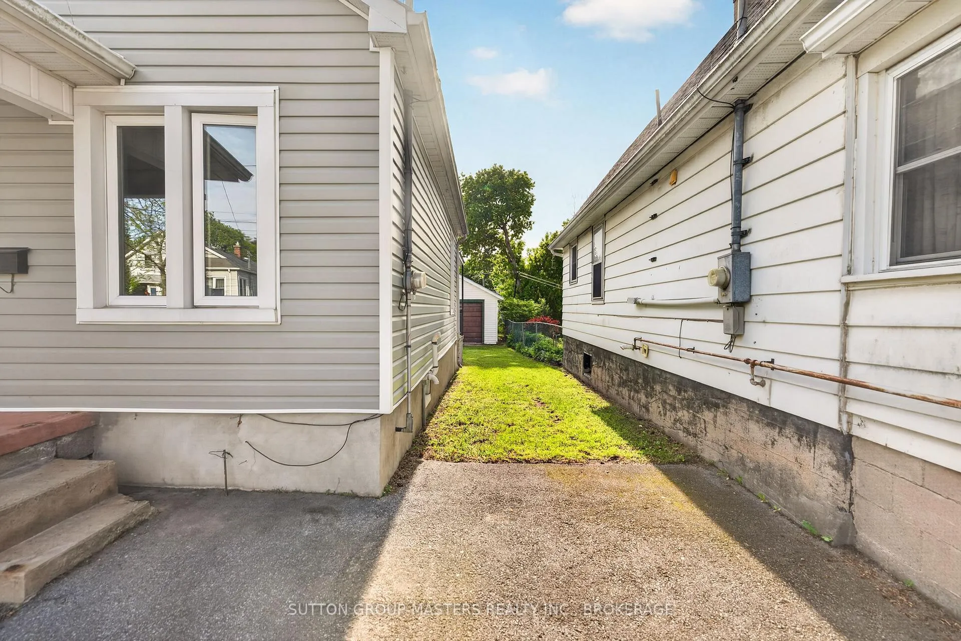 Photo 3 of 21 Connaught Street, Kingston, East of Sir John A. Blvd — HOMEH