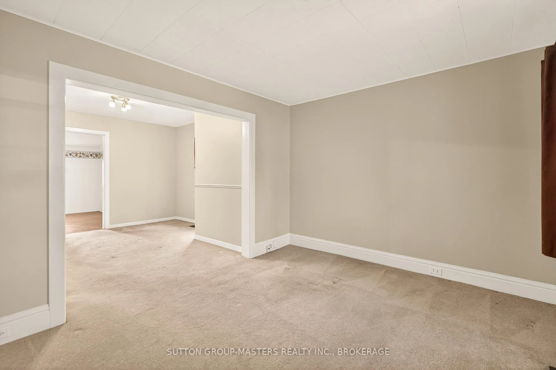 Photo 5 of 21 Connaught Street, Kingston, East of Sir John A. Blvd — HOMEH