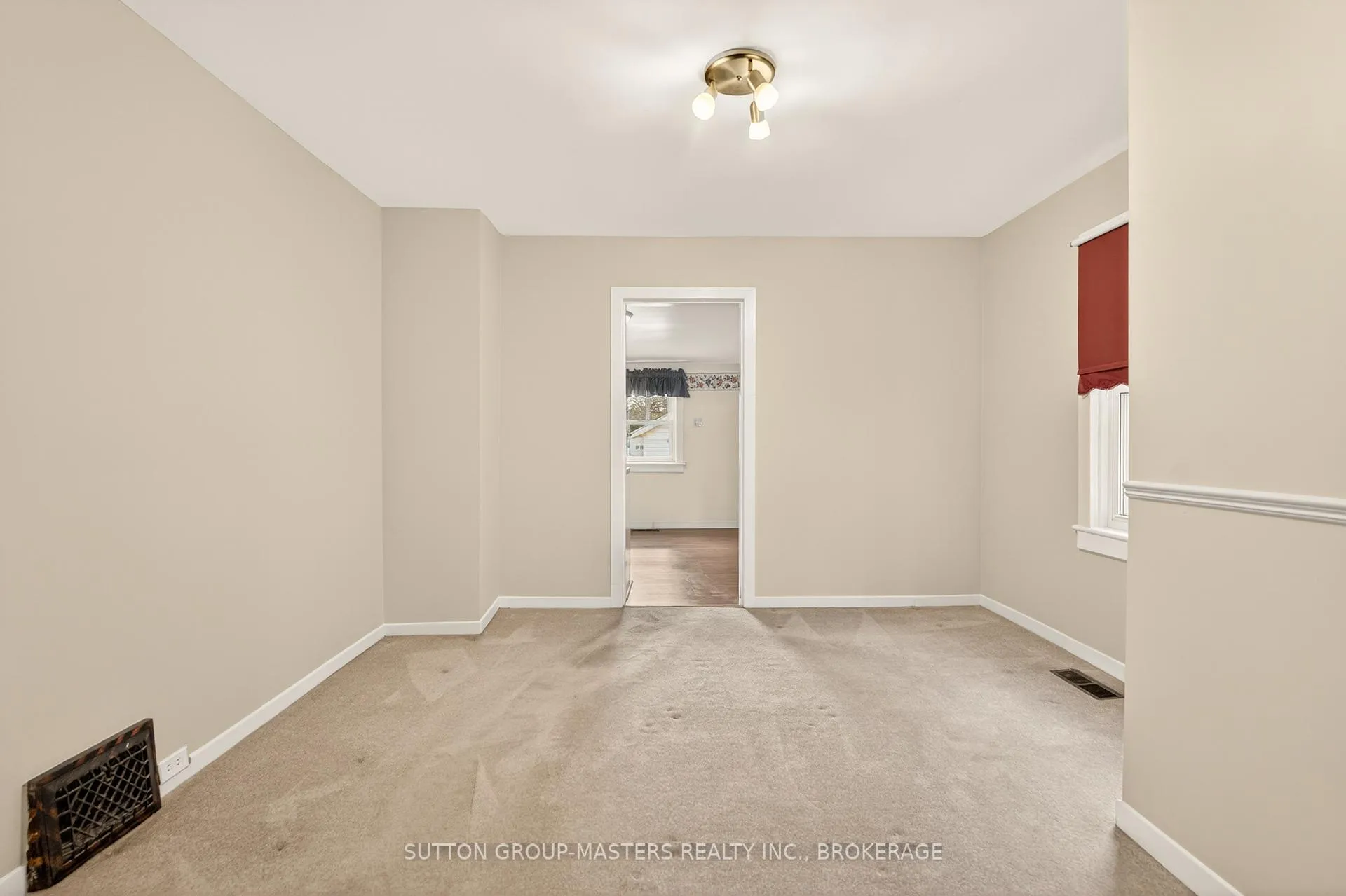 Photo 8 of 21 Connaught Street, Kingston, East of Sir John A. Blvd — HOMEH