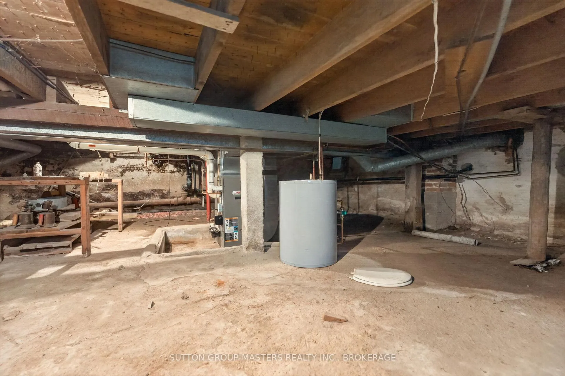 Photo 26 of 21 Connaught Street, Kingston, East of Sir John A. Blvd — HOMEH