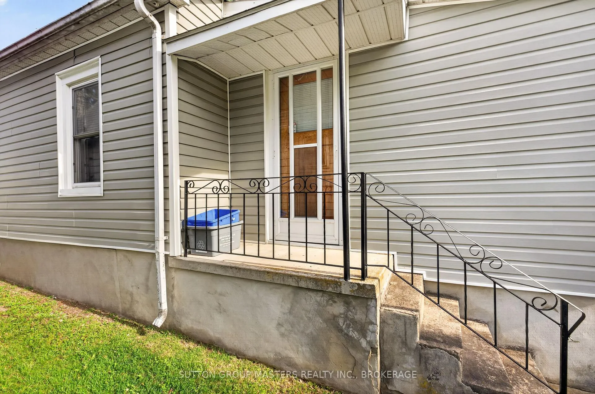 Photo 29 of 21 Connaught Street, Kingston, East of Sir John A. Blvd — HOMEH