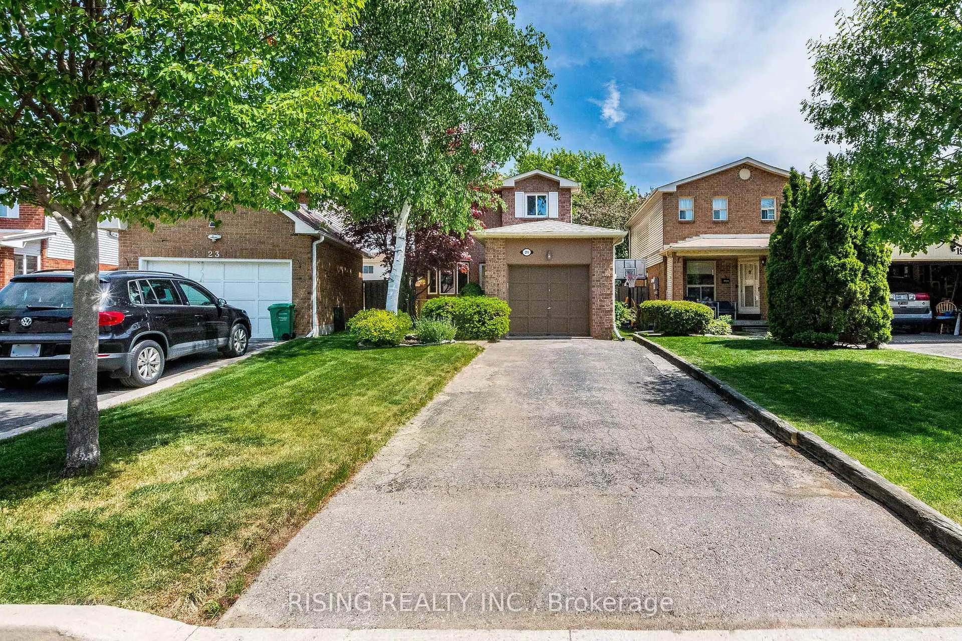 Front of 21 Driftwood Crescent