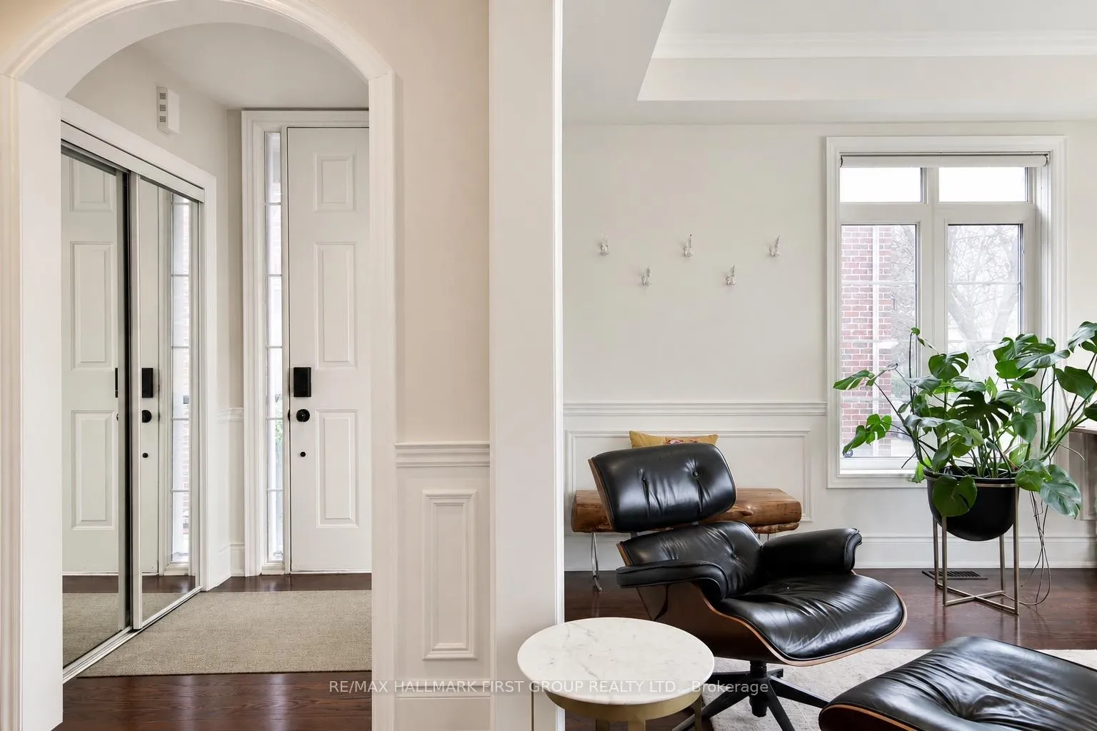 Photo 4 of 329 Dalesford Road, Etobicoke, Stonegate-Queensway — HOMEH