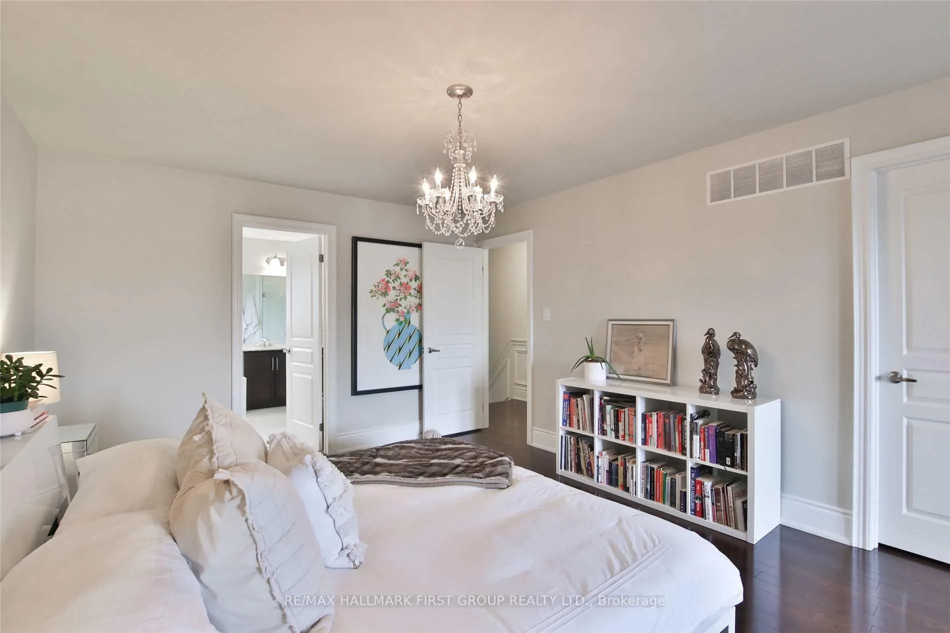 Photo 28 of 329 Dalesford Road, Etobicoke, Stonegate-Queensway — HOMEH