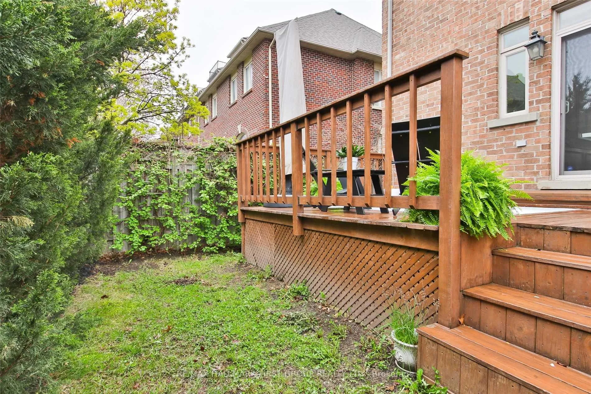 Photo 32 of 329 Dalesford Road, Etobicoke, Stonegate-Queensway — HOMEH