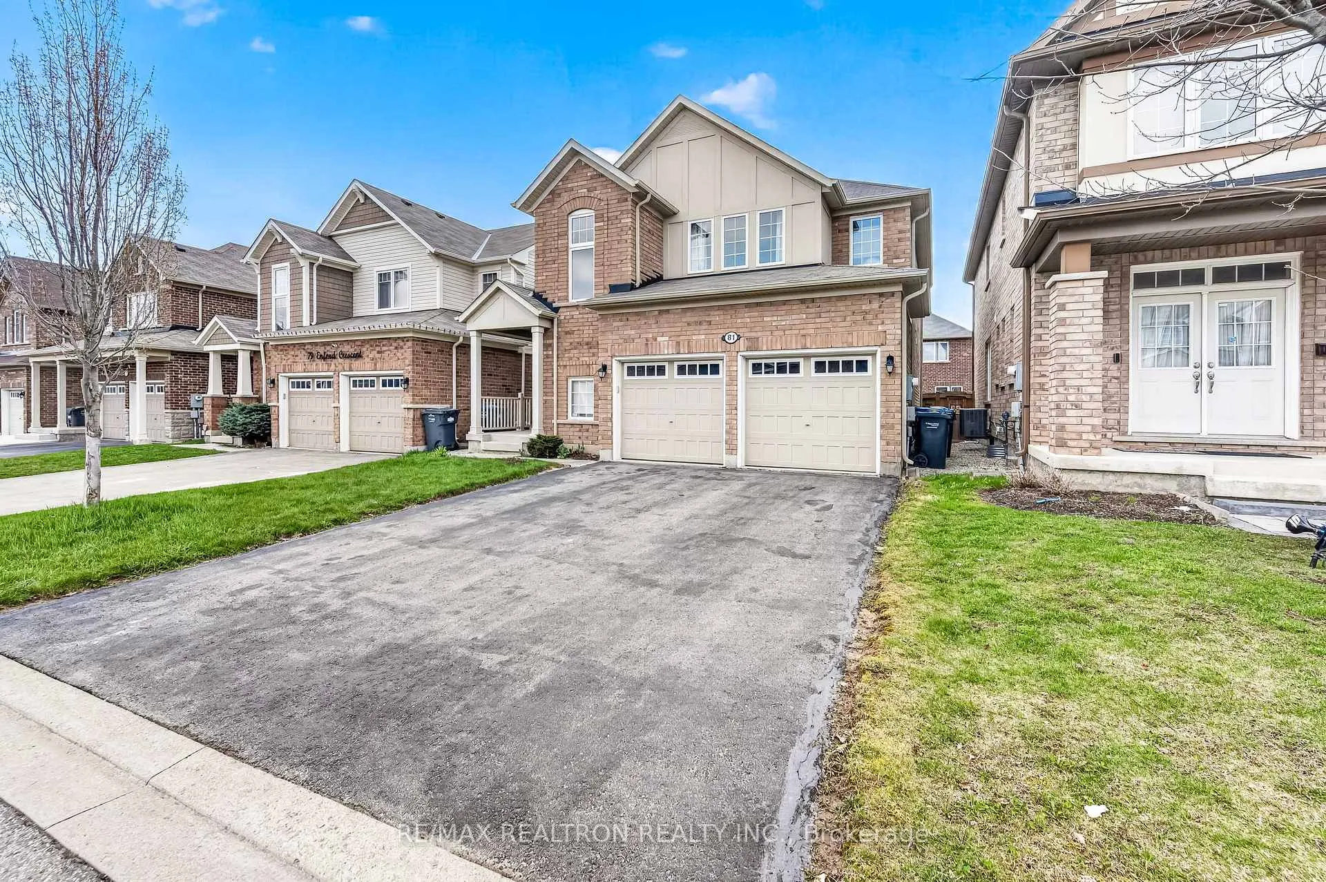Photo 2 of 81 Enford Crescent, Brampton, Northwest Brampton — HOMEH