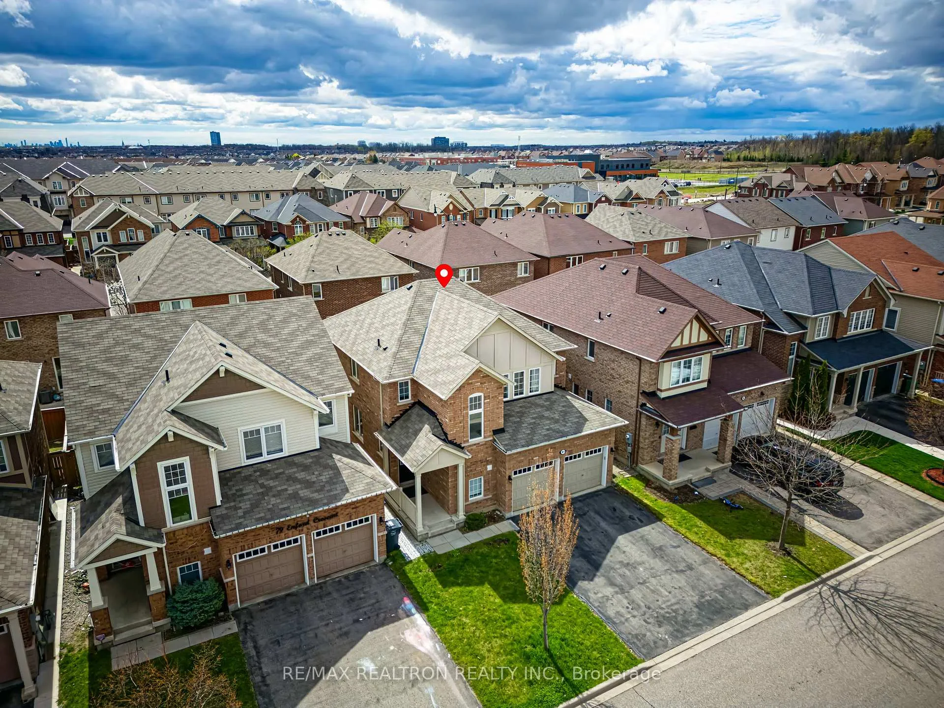 Photo 4 of 81 Enford Crescent, Brampton, Northwest Brampton — HOMEH